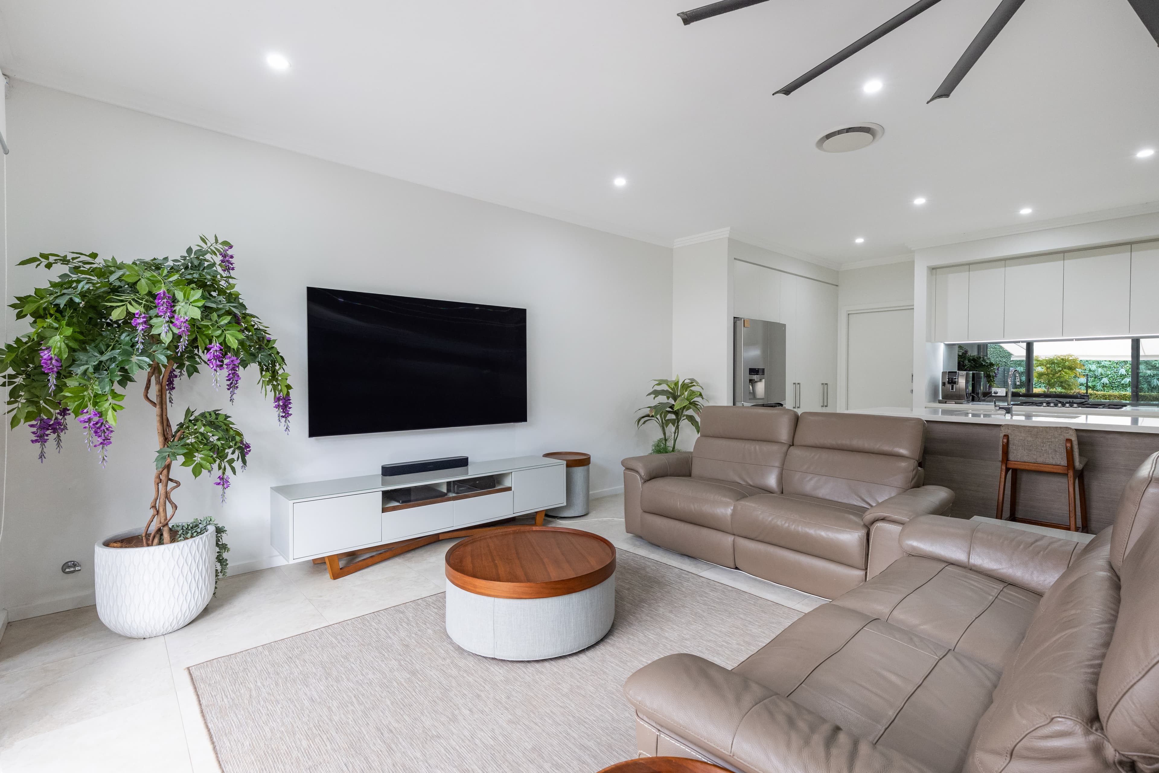 4 Aspect Crescent, GLENMORE PARK, Glenmore Park - Thumbnail 2