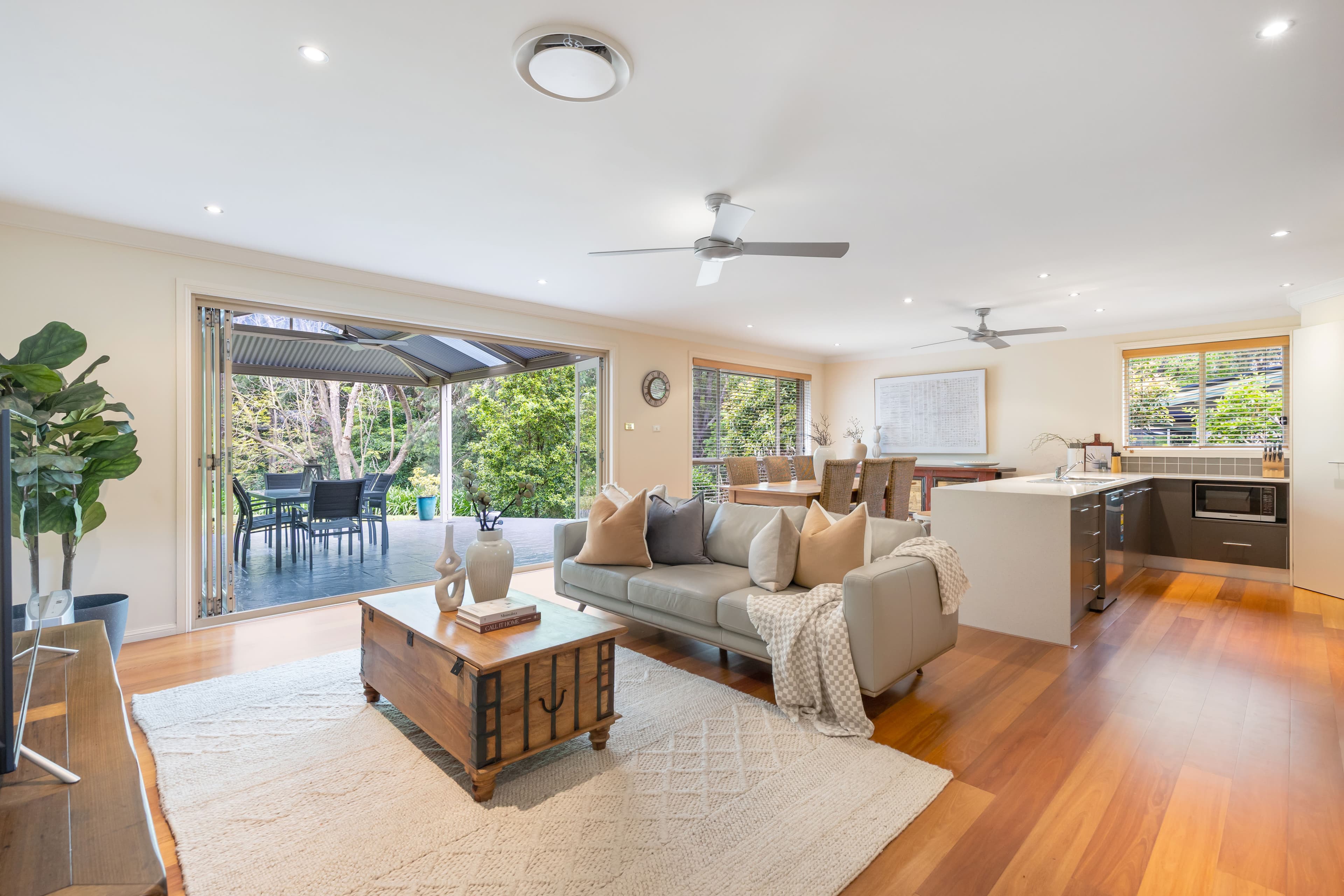 26 Cherrywood Avenue, MOUNT RIVERVIEW, Mount Riverview - Thumbnail 2