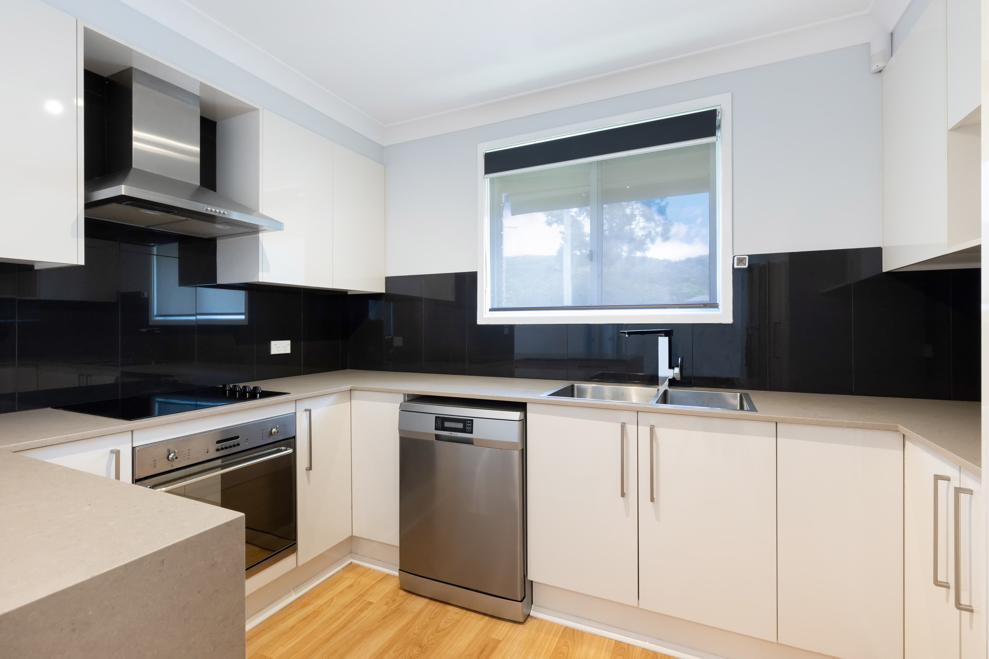 99 Koloona Drive, EMU PLAINS, Emu Plains - Thumbnail 4