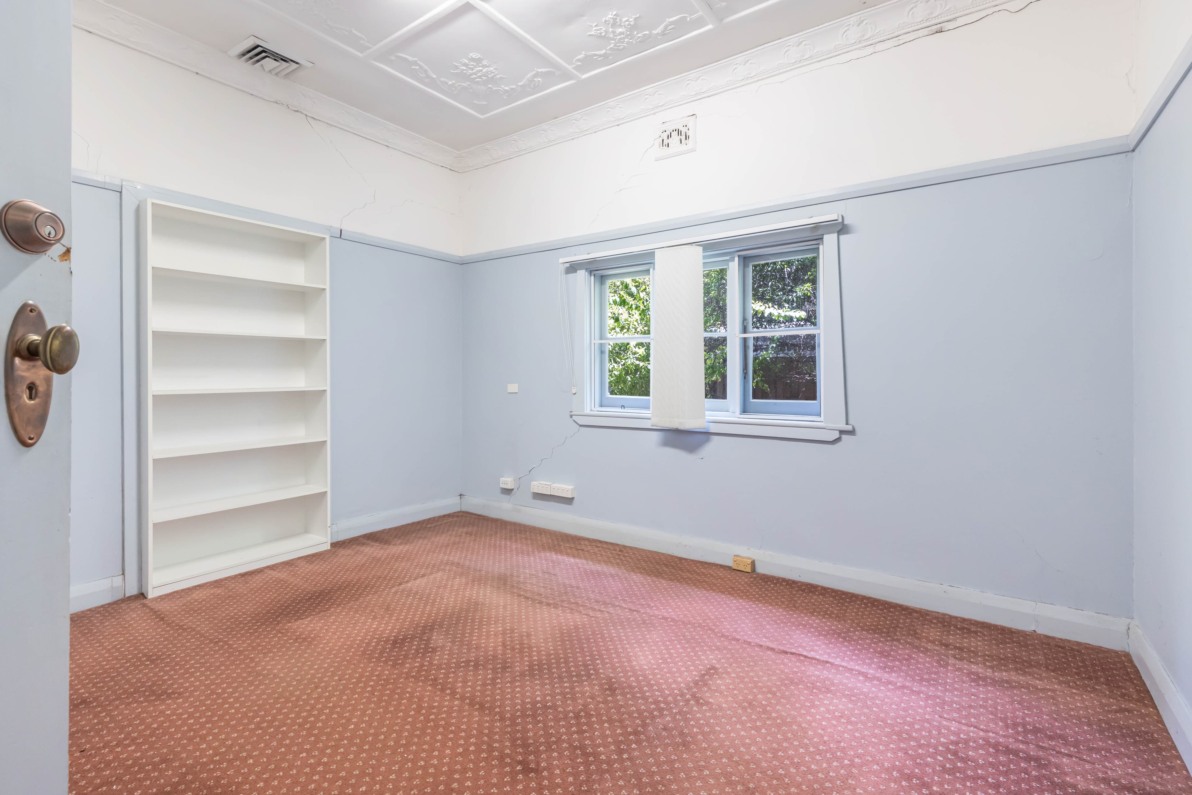 12 Macquarie Avenue, PENRITH, Penrith - Thumbnail 4