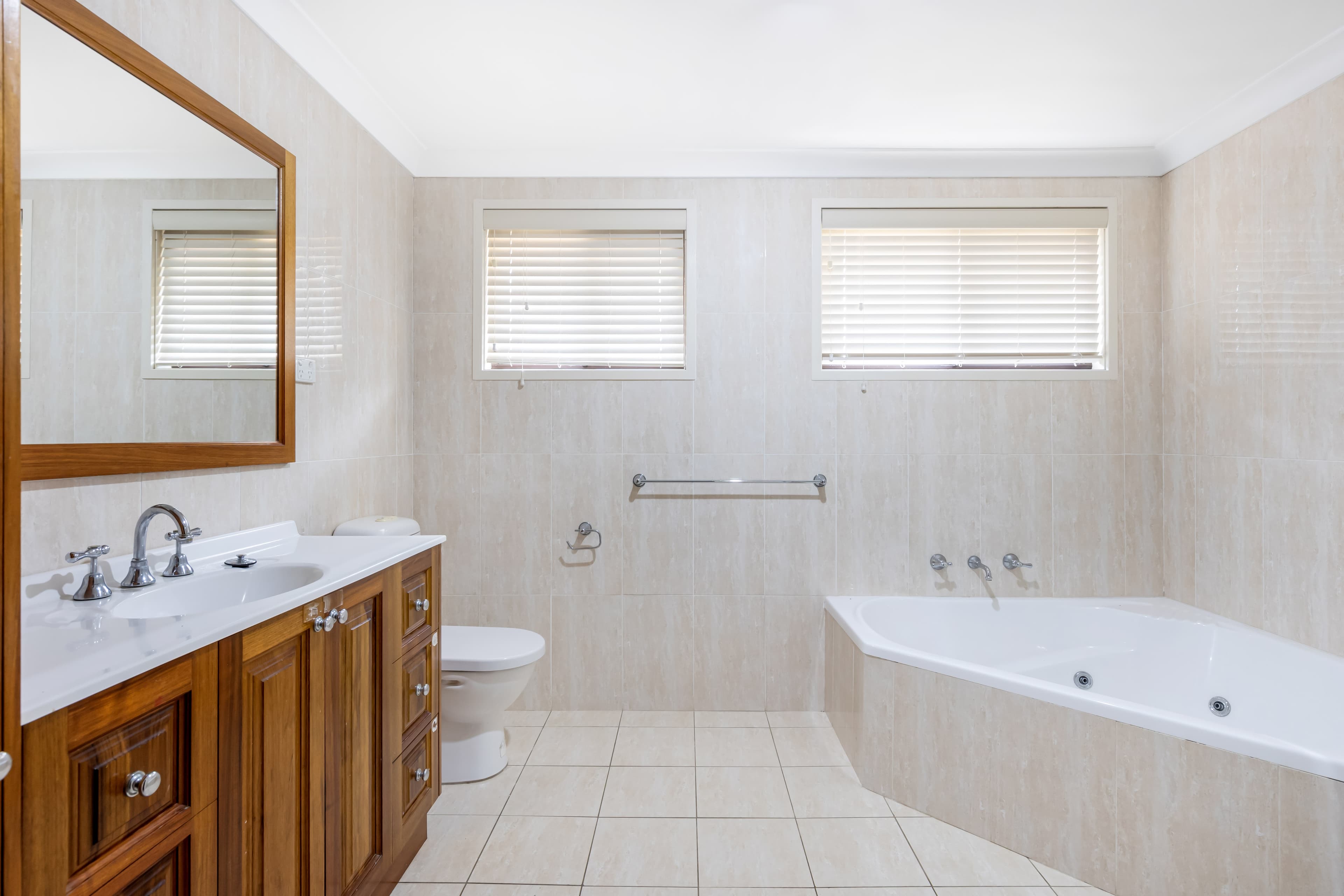 10 Rivendell Crescent, WERRINGTON DOWNS, Werrington Downs - Thumbnail 3