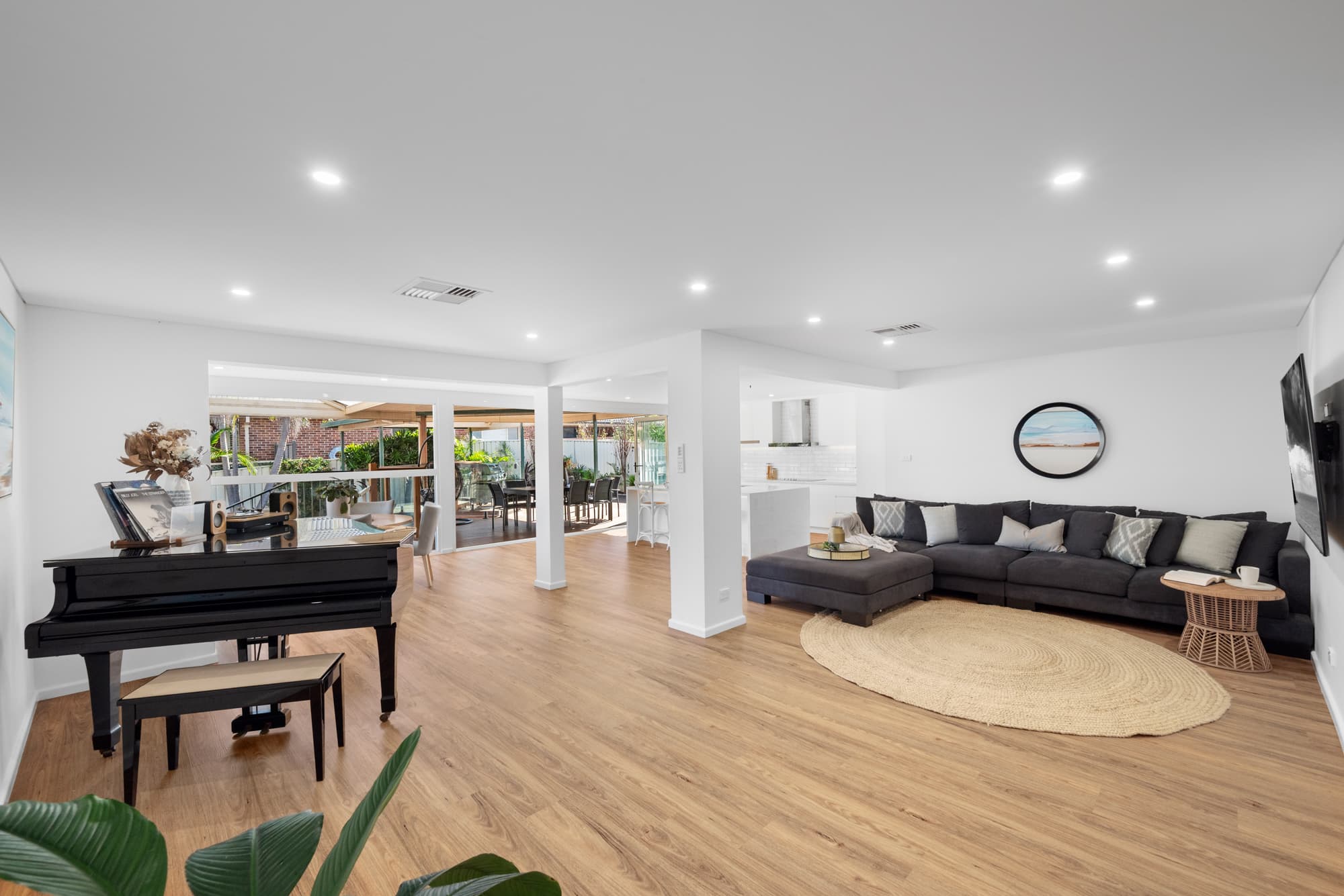 15 Sir John Jamison Circuit, GLENMORE PARK, Glenmore Park - Thumbnail 4