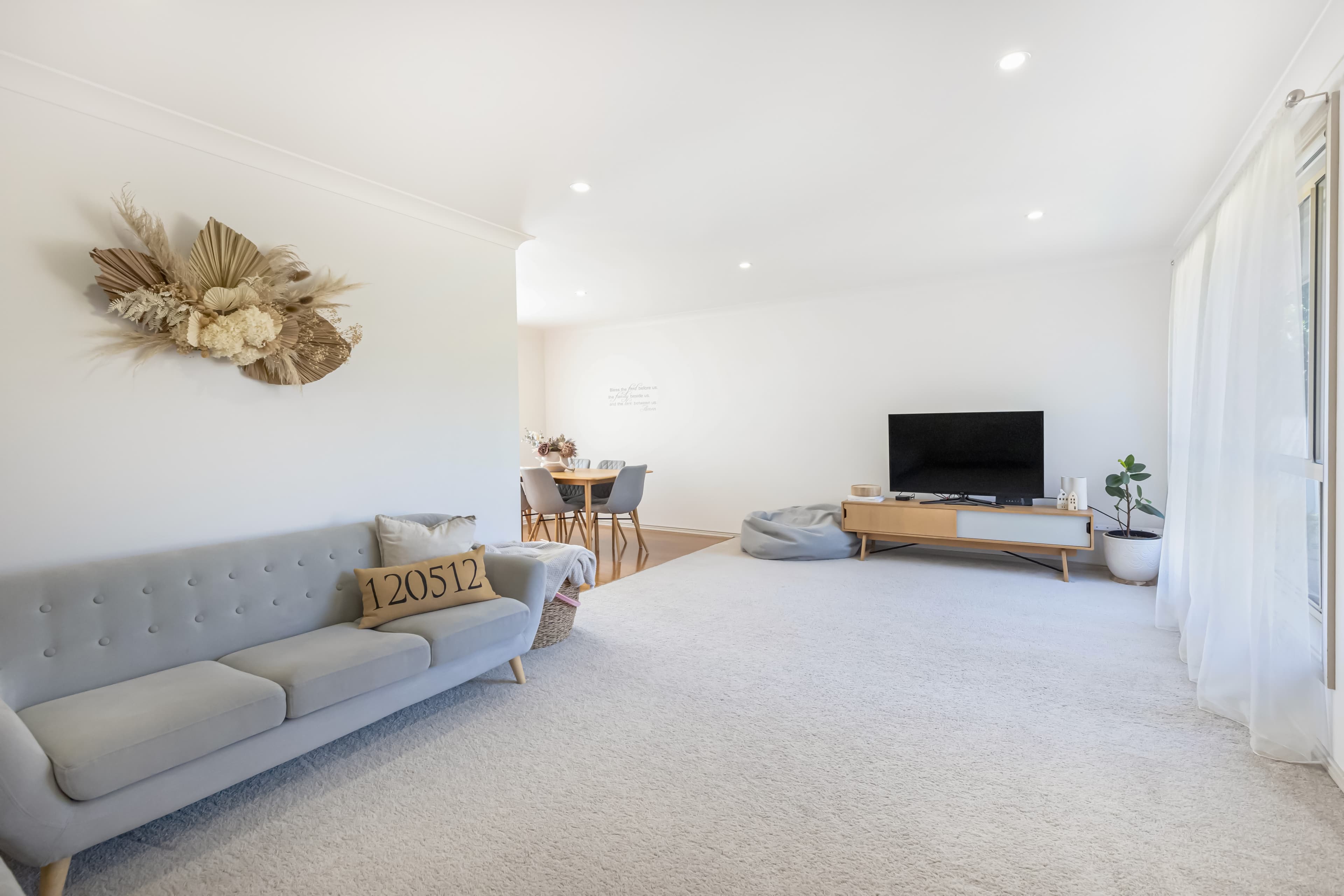 9 Harriett Close, GLENMORE PARK, Glenmore Park - Thumbnail 2