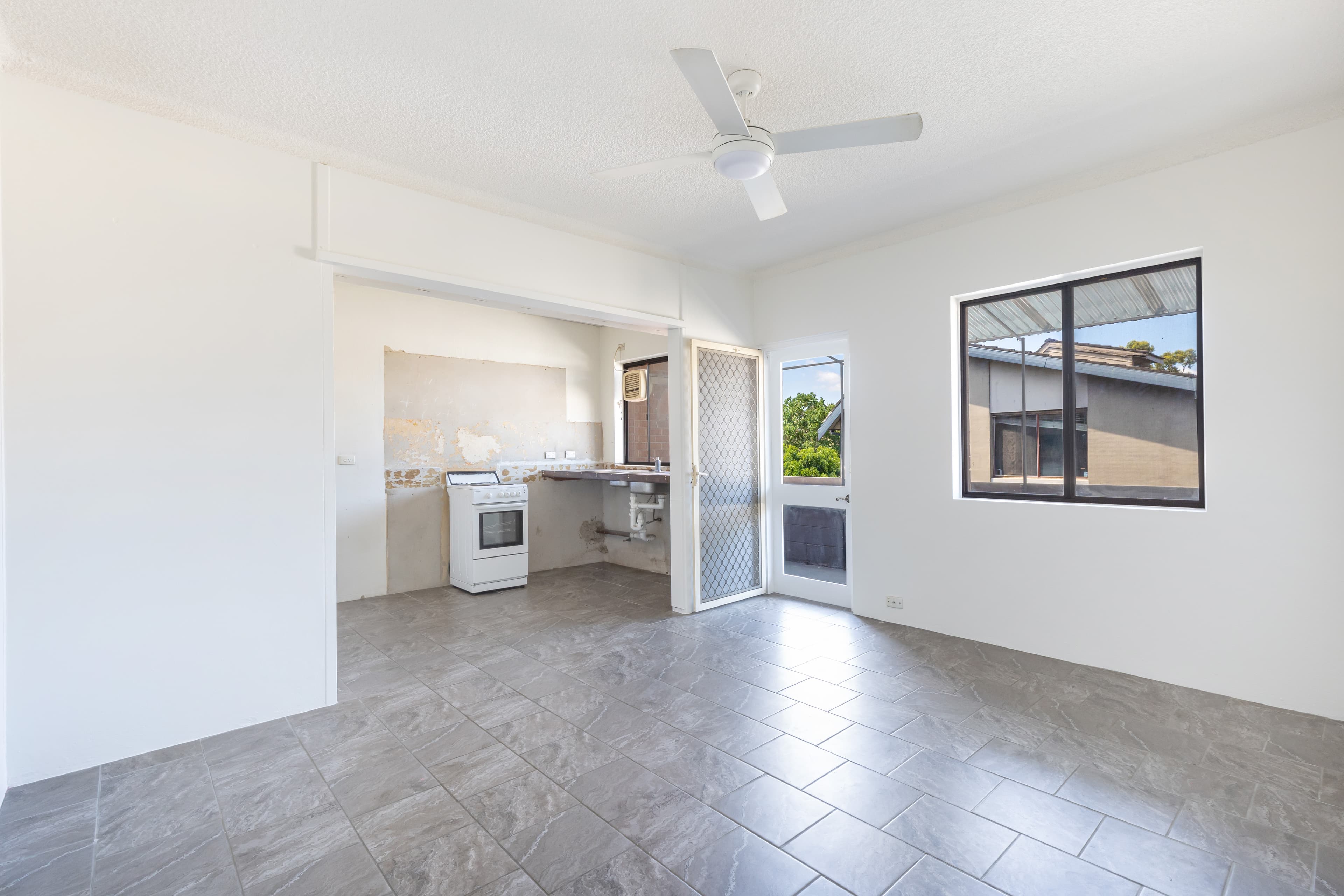 16/21 York Road, JAMISONTOWN, Jamisontown - Thumbnail 2