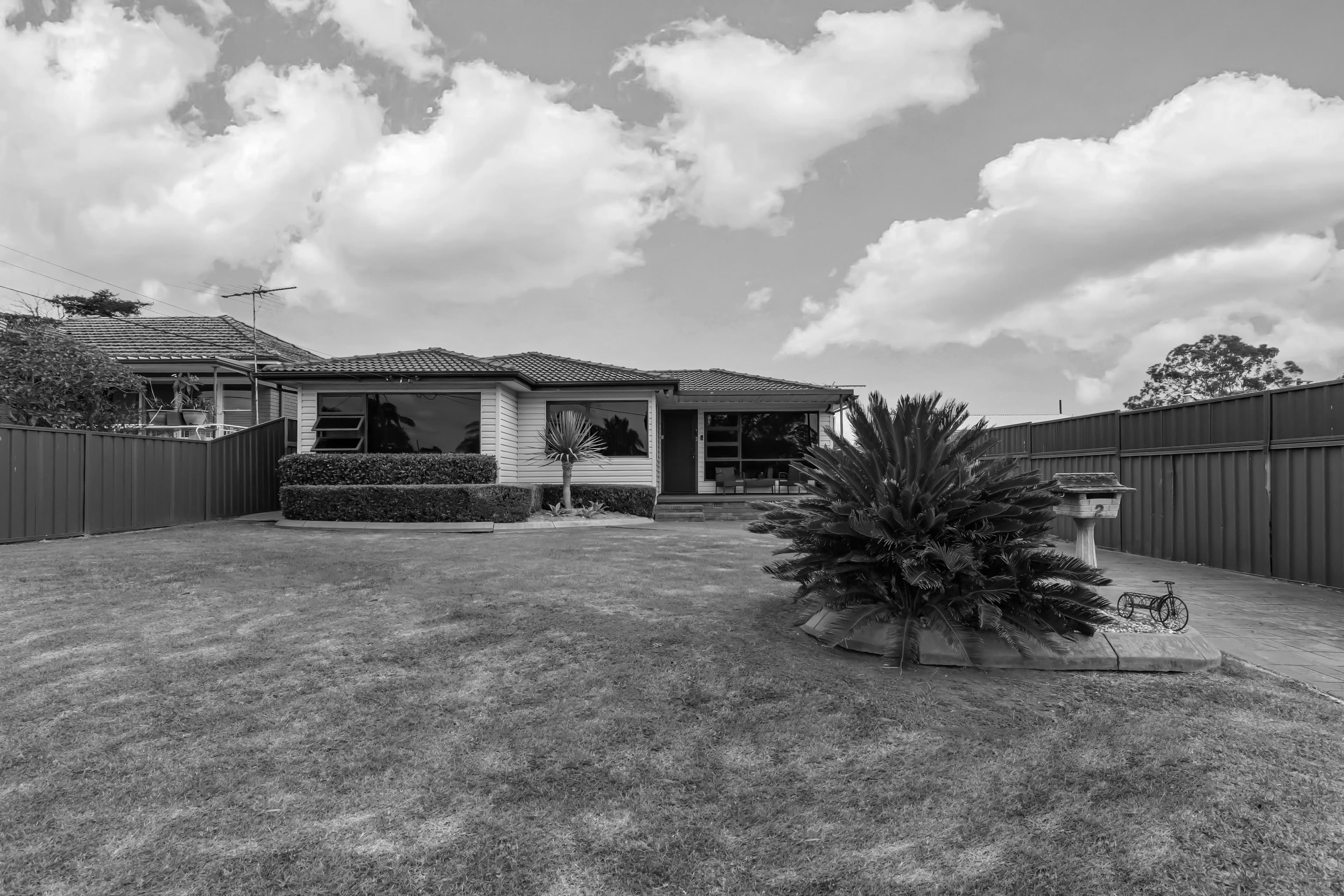 2 Kerran Close, CAMBRIDGE PARK, Cambridge Park - Image 1