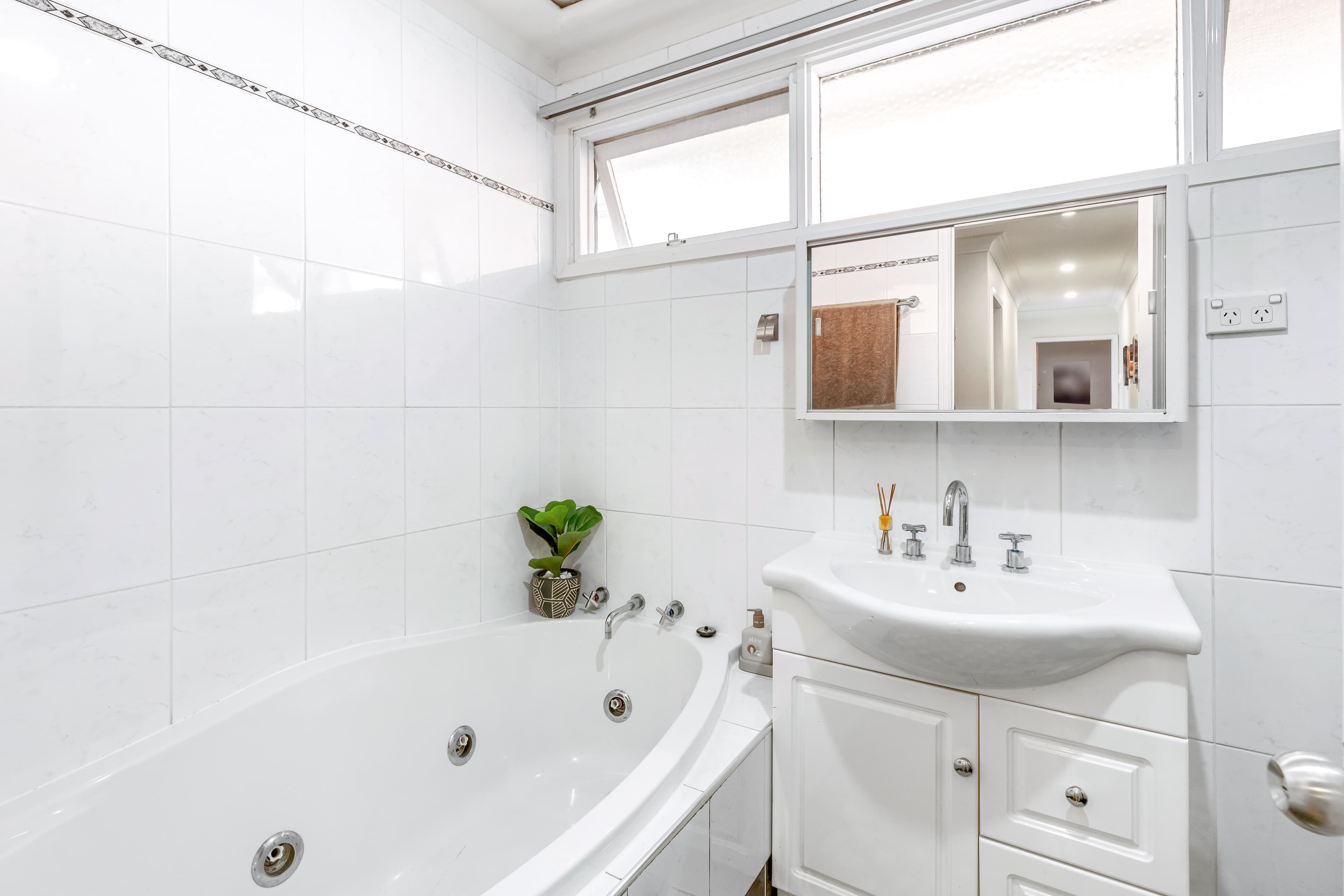 2 Kerran Close, CAMBRIDGE PARK, Cambridge Park - Thumbnail 8