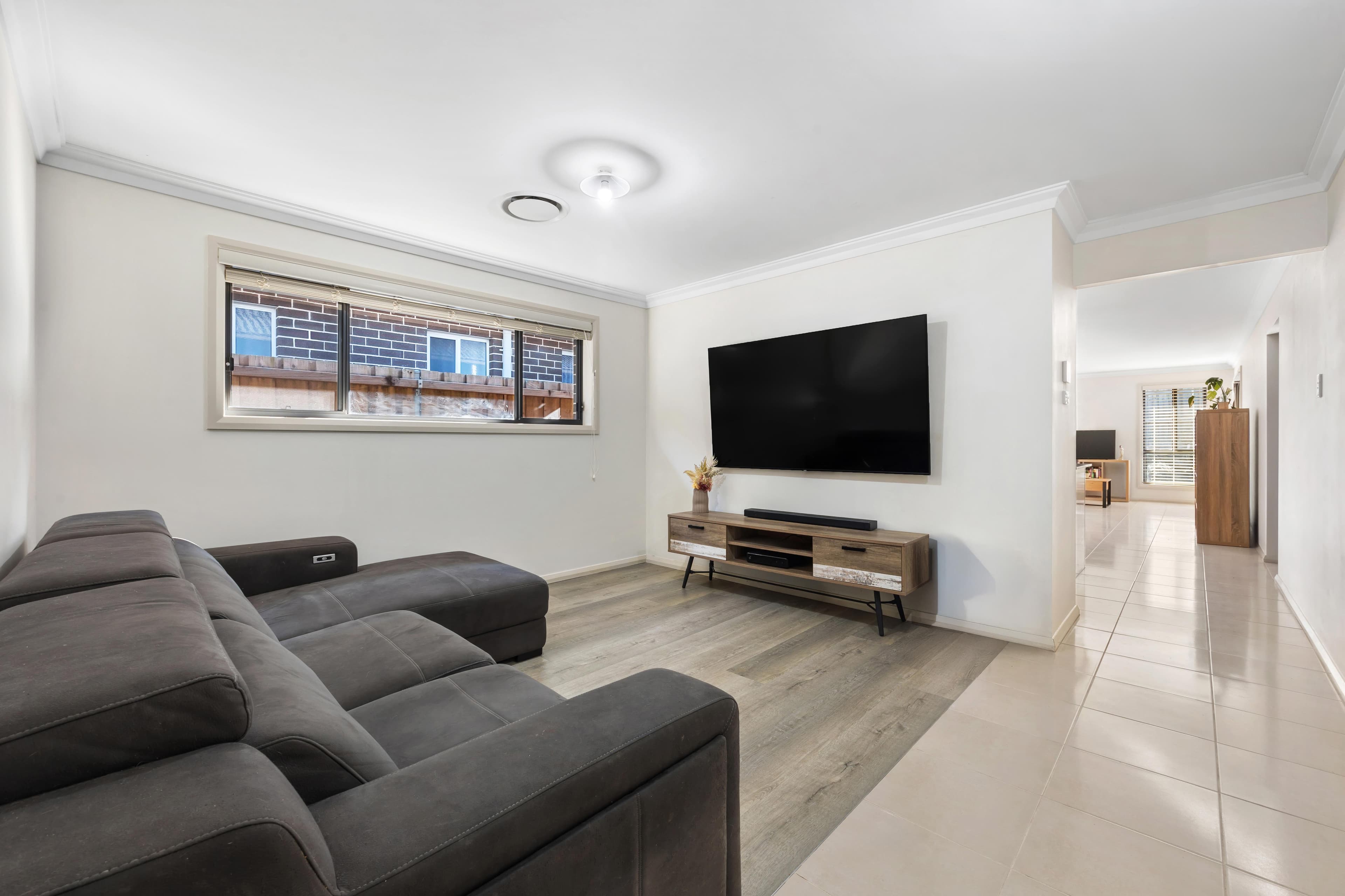 19 Edgewater Drive, GLENMORE PARK, Glenmore Park - Thumbnail 2