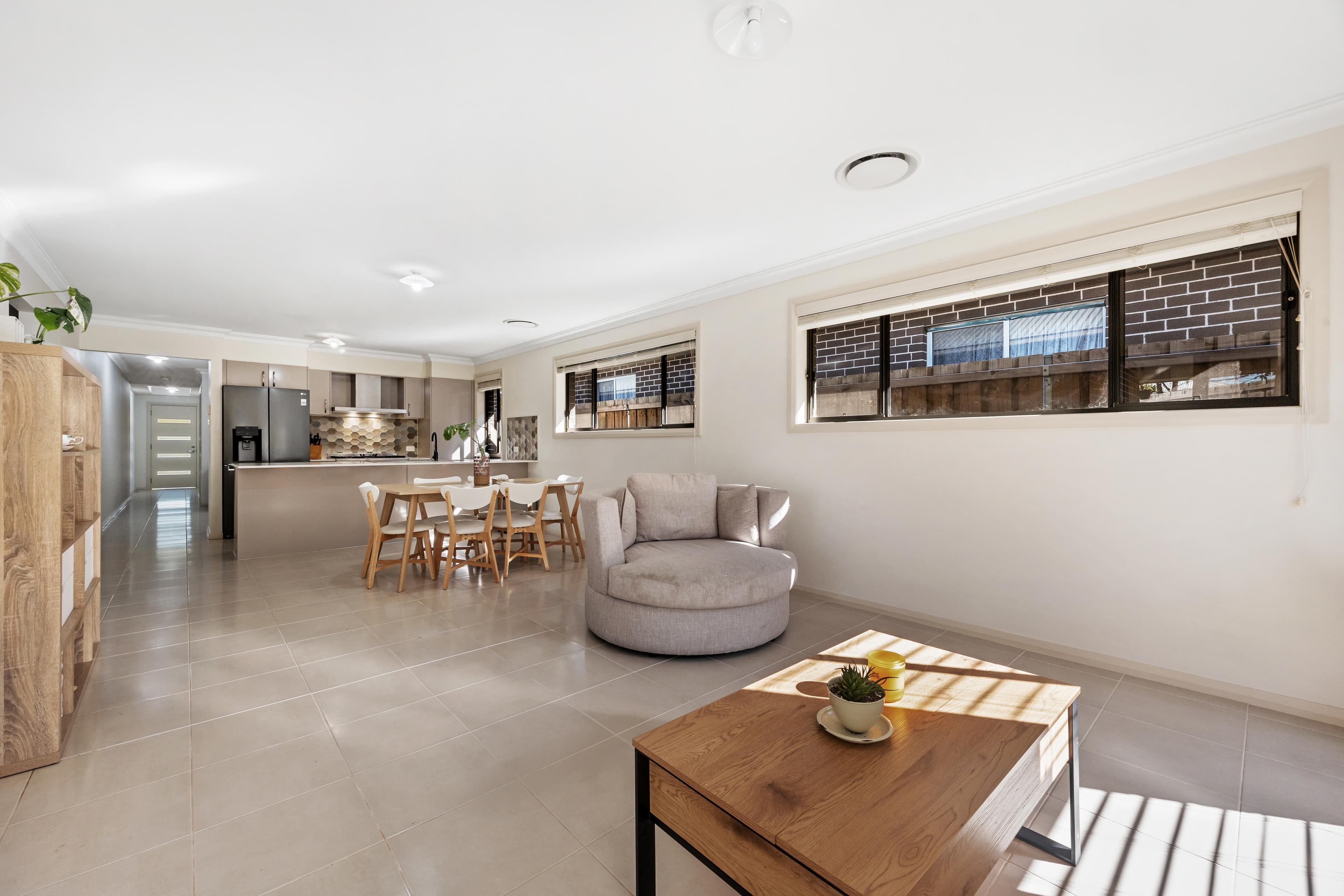 19 Edgewater Drive, GLENMORE PARK, Glenmore Park - Thumbnail 8