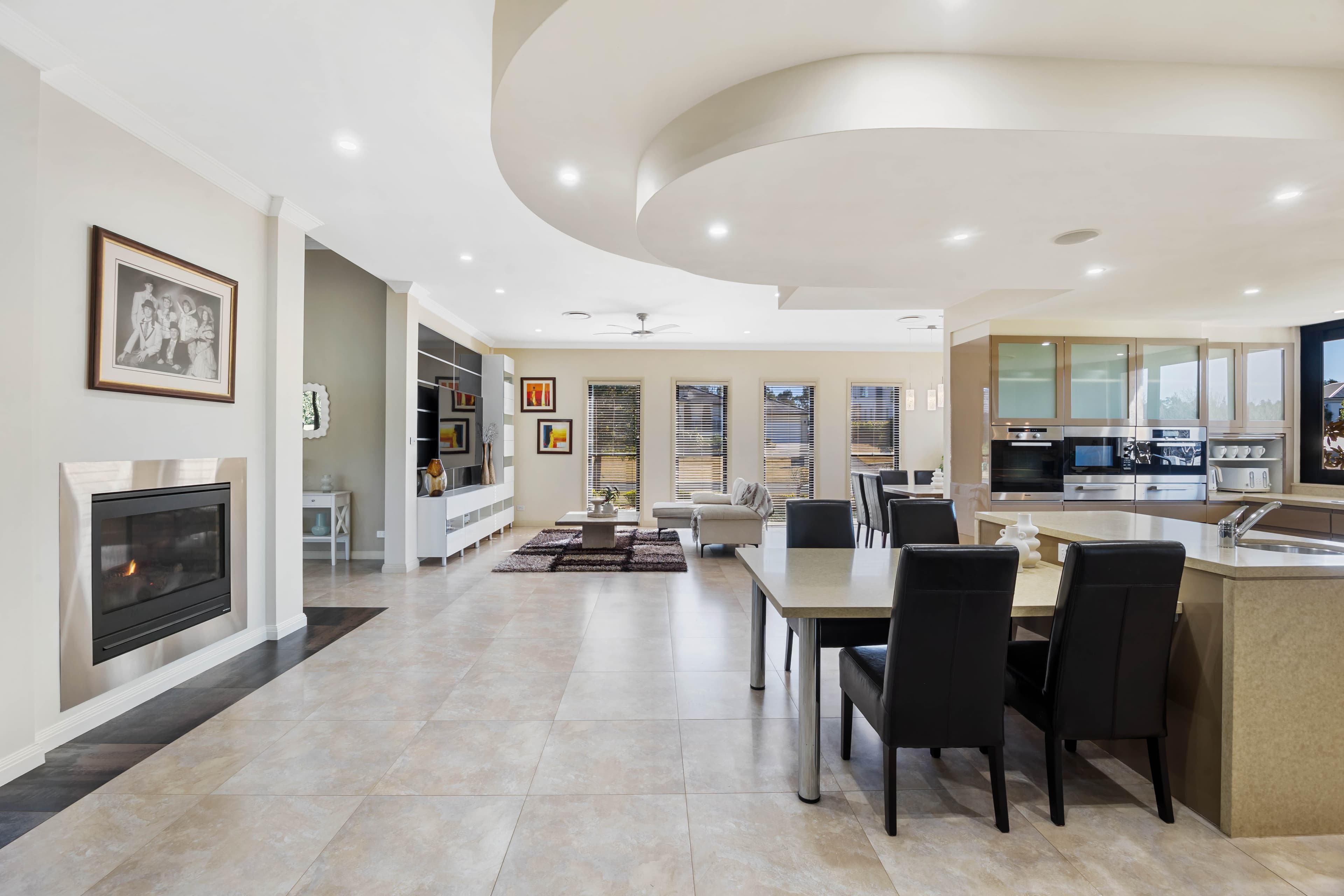 23 Portrush Crescent, LUDDENHAM, Luddenham - Thumbnail 5