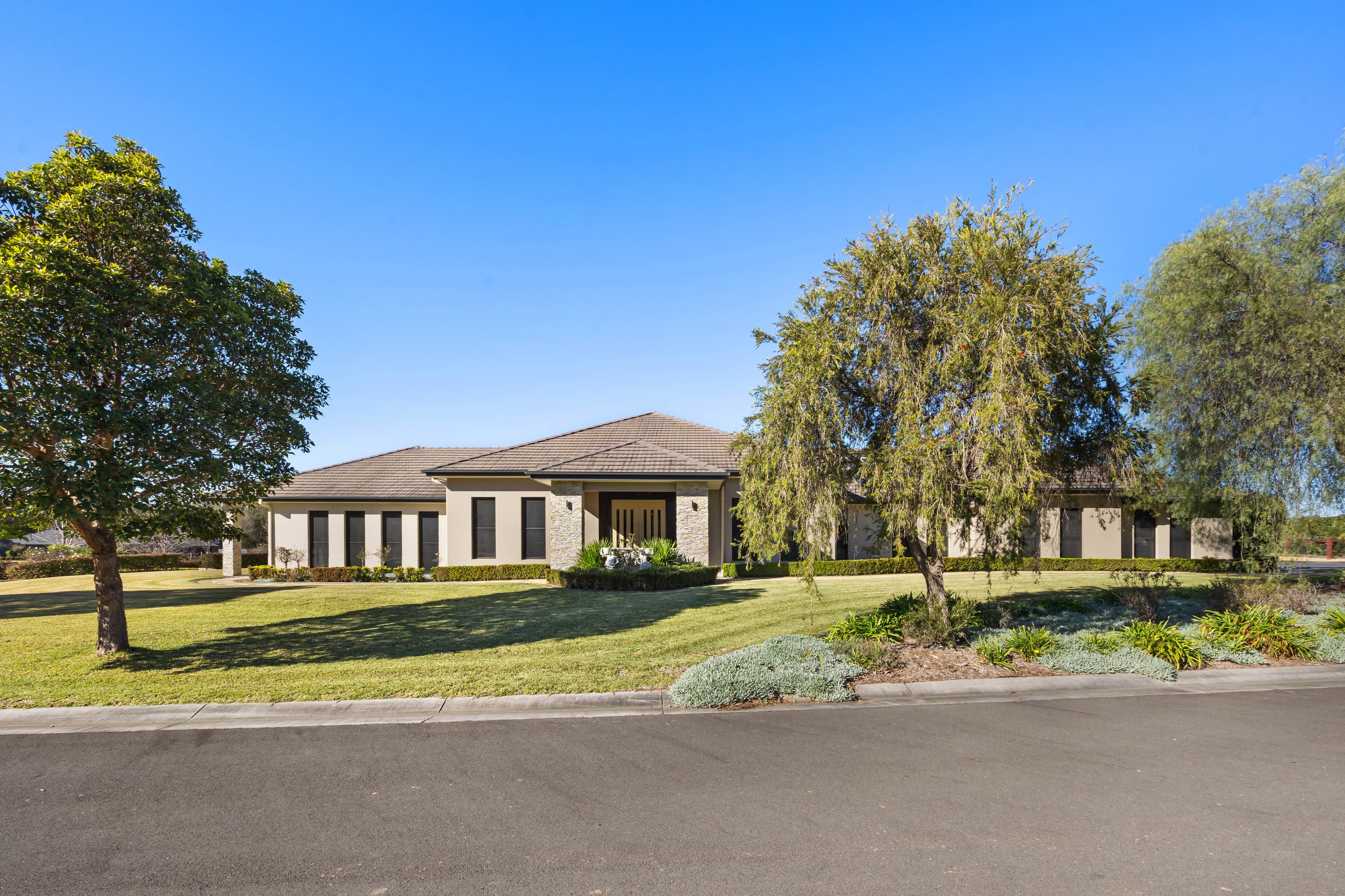 23 Portrush Crescent, LUDDENHAM, Luddenham - Image 1
