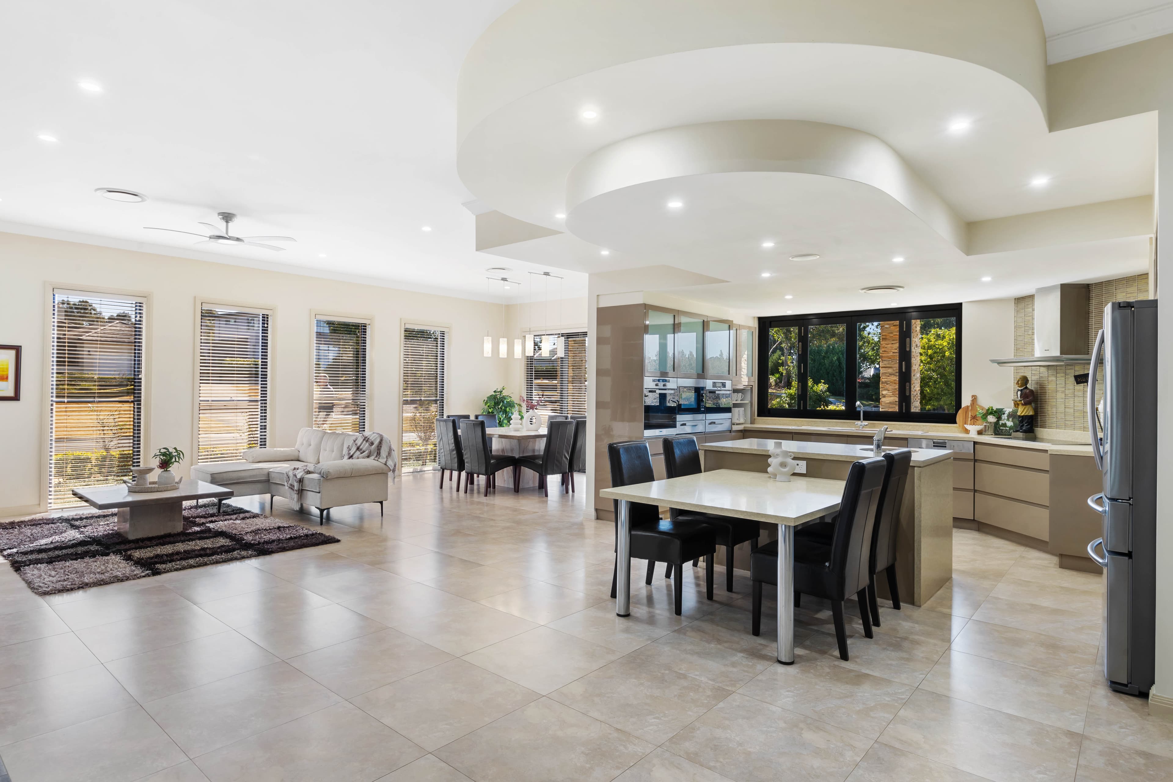 23 Portrush Crescent, LUDDENHAM, Luddenham - Thumbnail 4