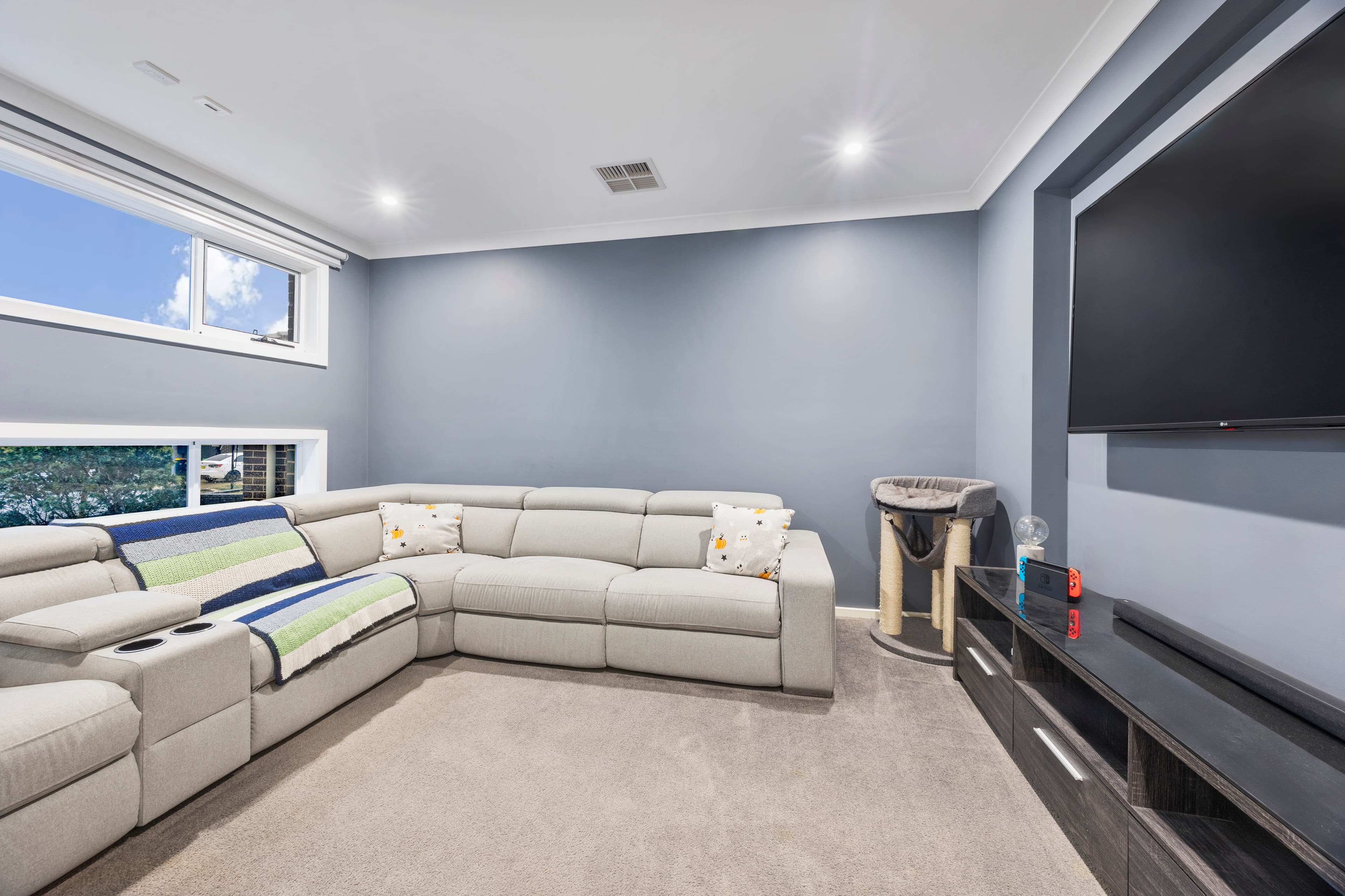 14 Treeview Place, GLENMORE PARK, Glenmore Park - Thumbnail 3