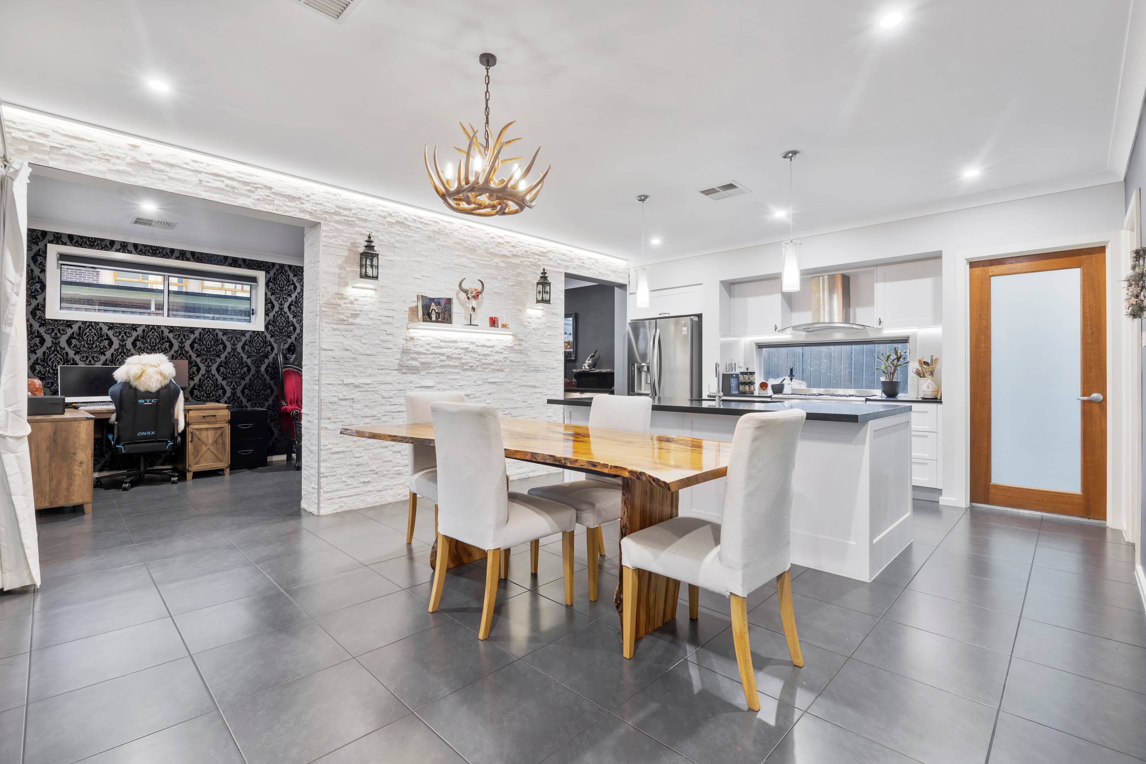 14 Treeview Place, GLENMORE PARK, Glenmore Park - Thumbnail 6
