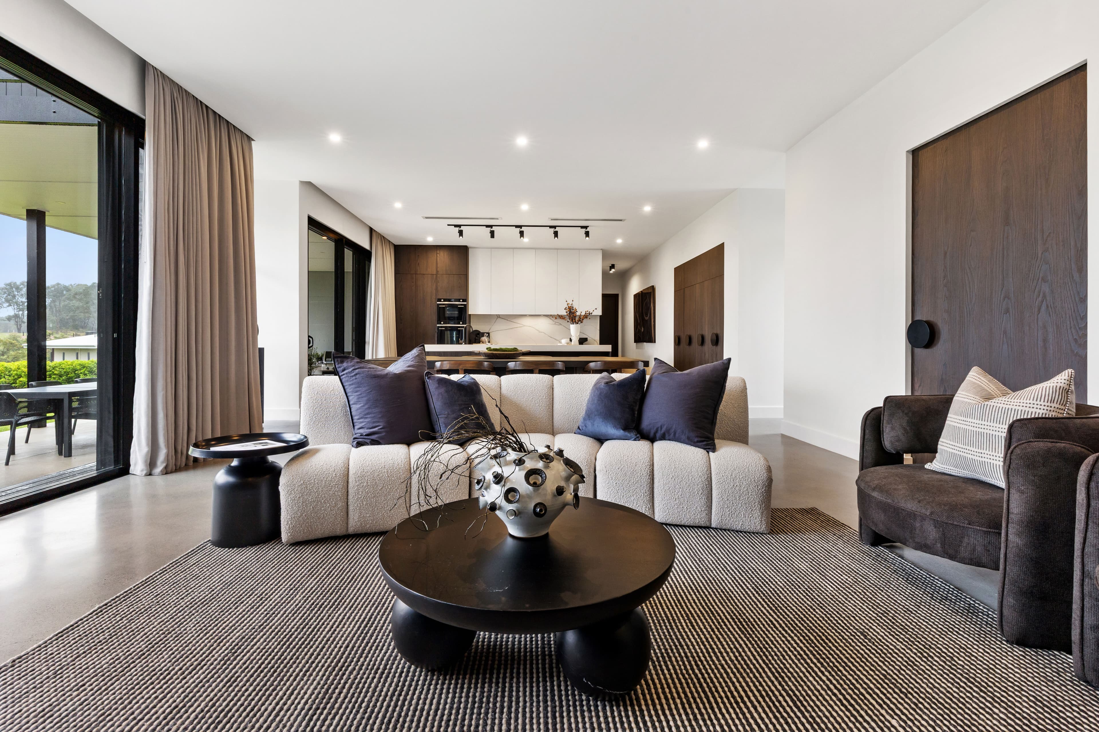 5 Farmingdale Court, LUDDENHAM, Luddenham - Thumbnail 8