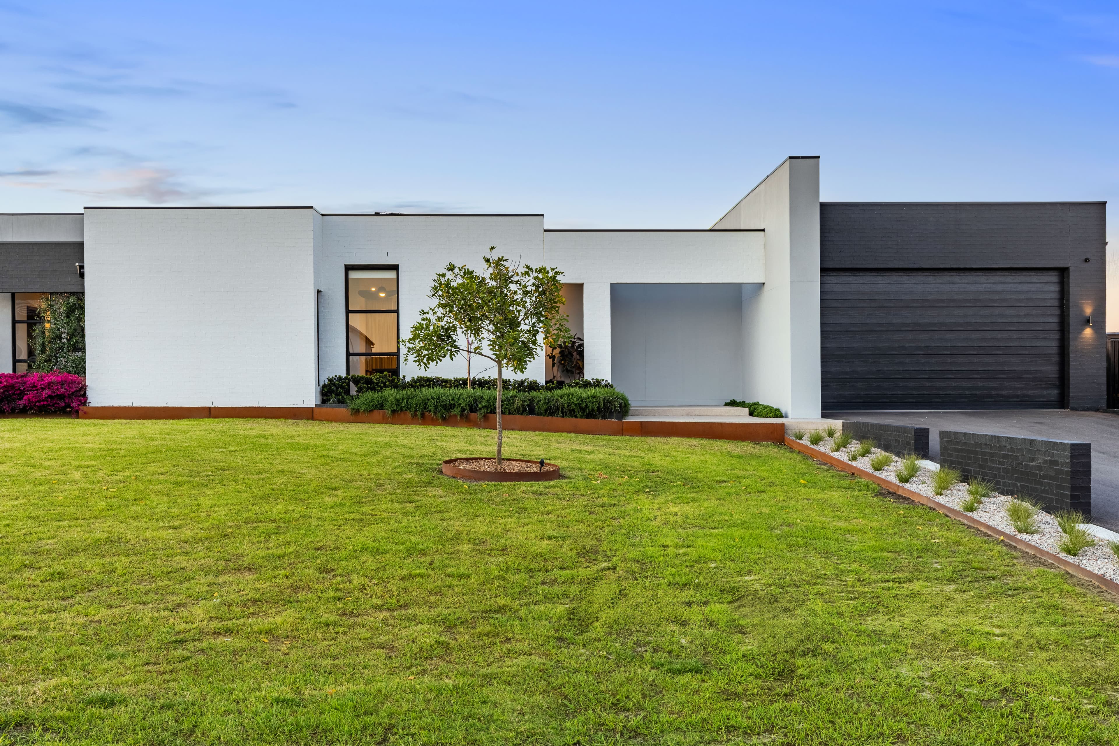 5 Farmingdale Court, LUDDENHAM, Luddenham - Image 1