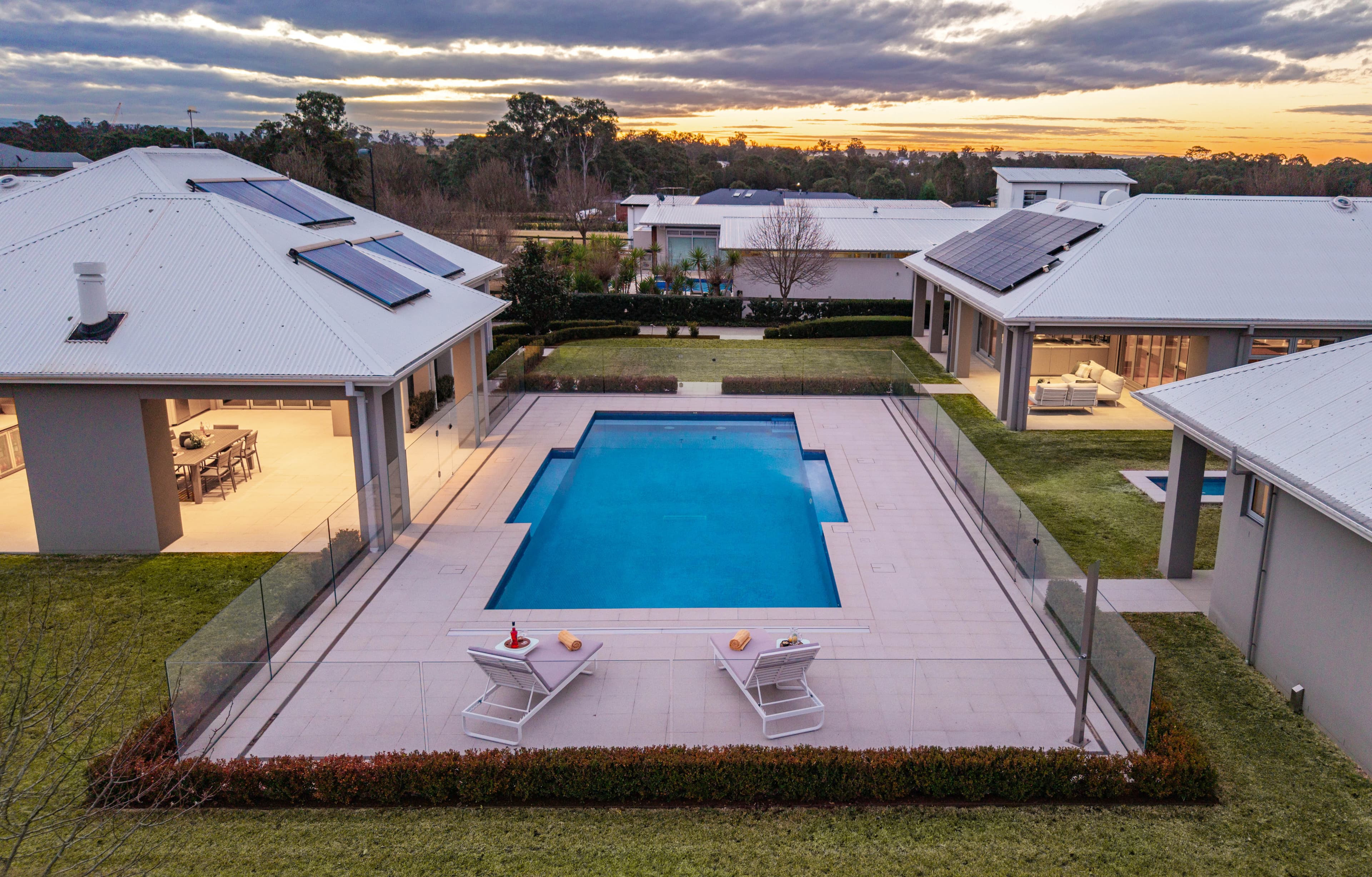 52 Twin Creeks Drive, LUDDENHAM, Luddenham - Image 1