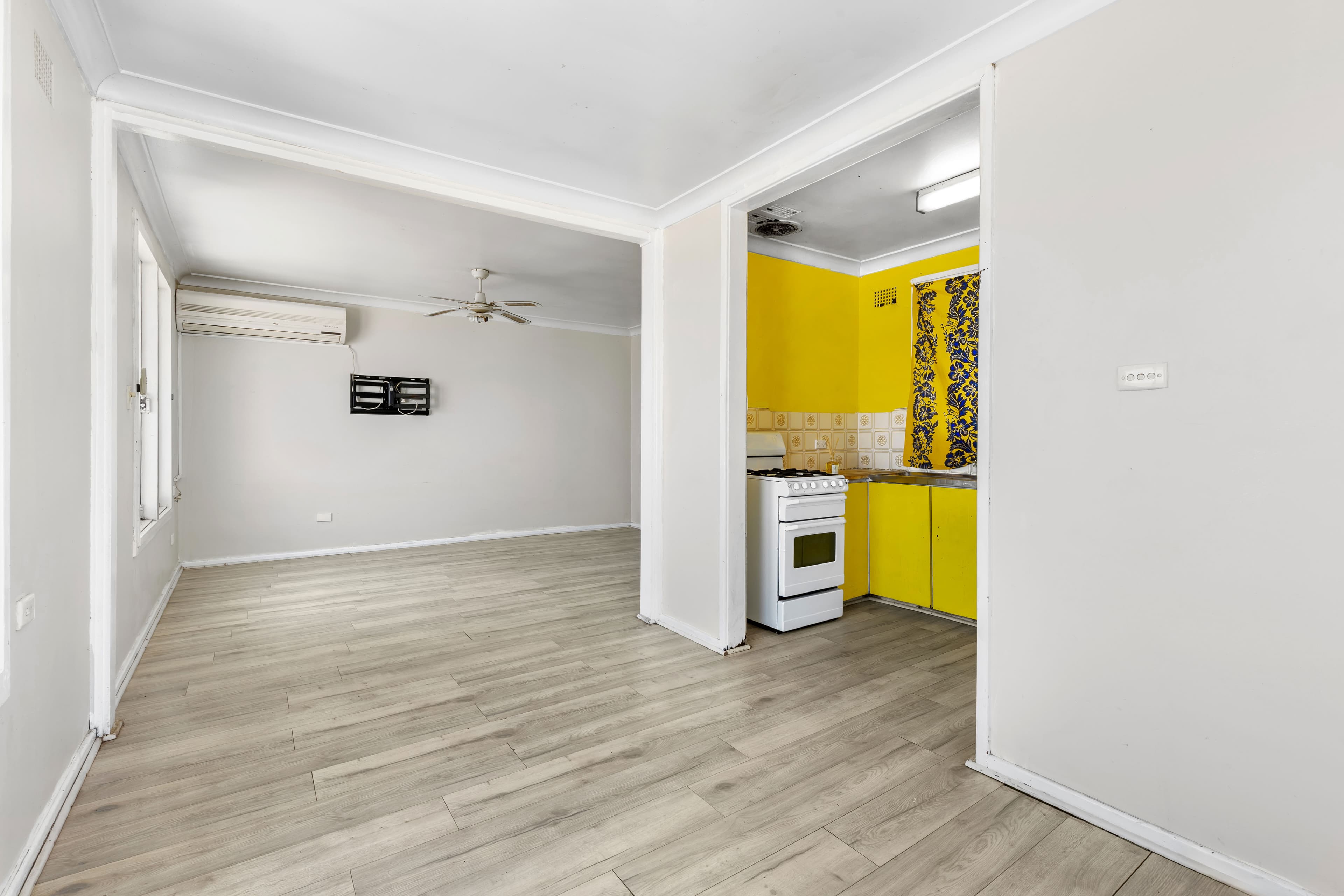 12 Basildon Place, HEBERSHAM, Hebersham - Thumbnail 3