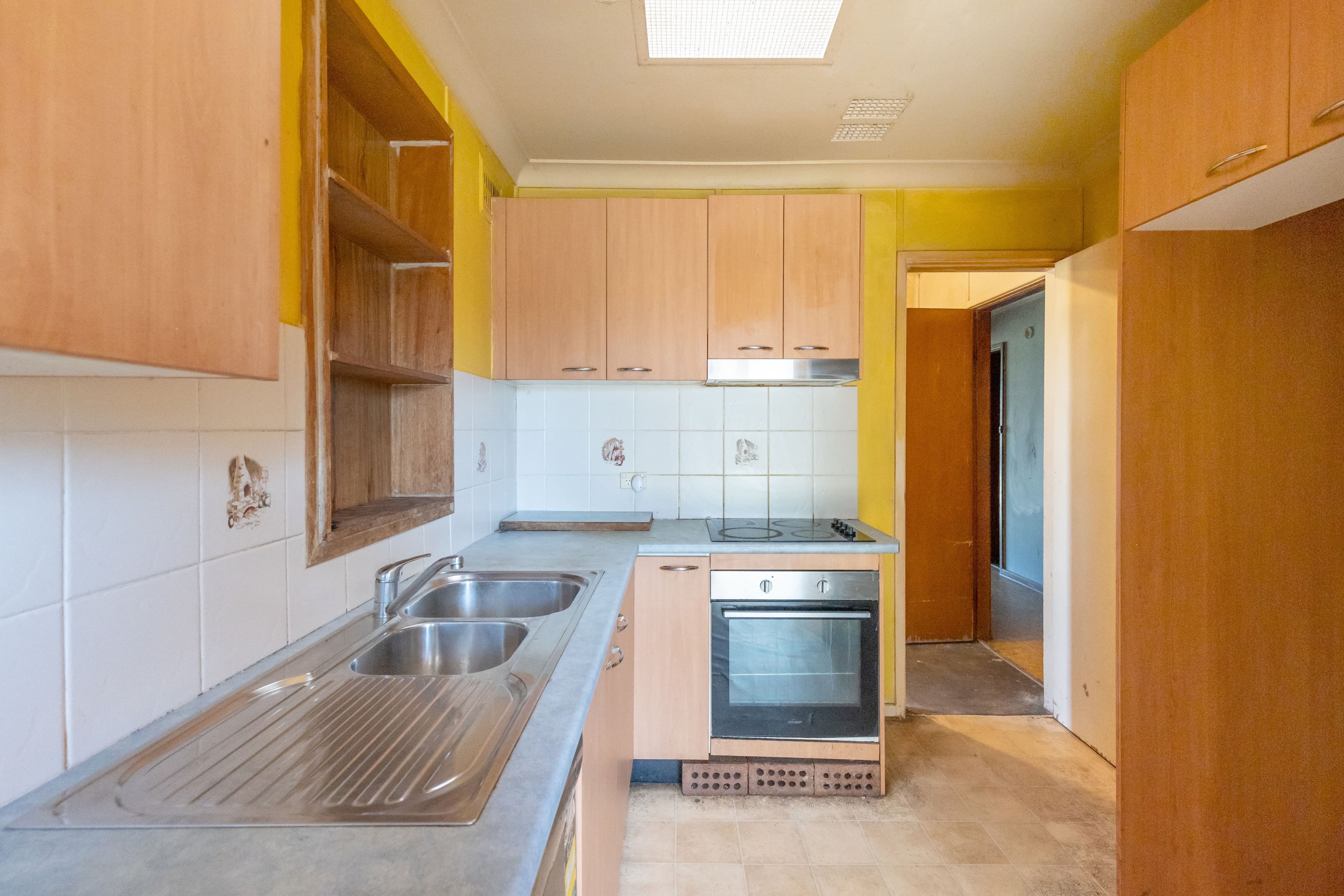 9 Casey Place, BLACKETT, Blackett - Thumbnail 2