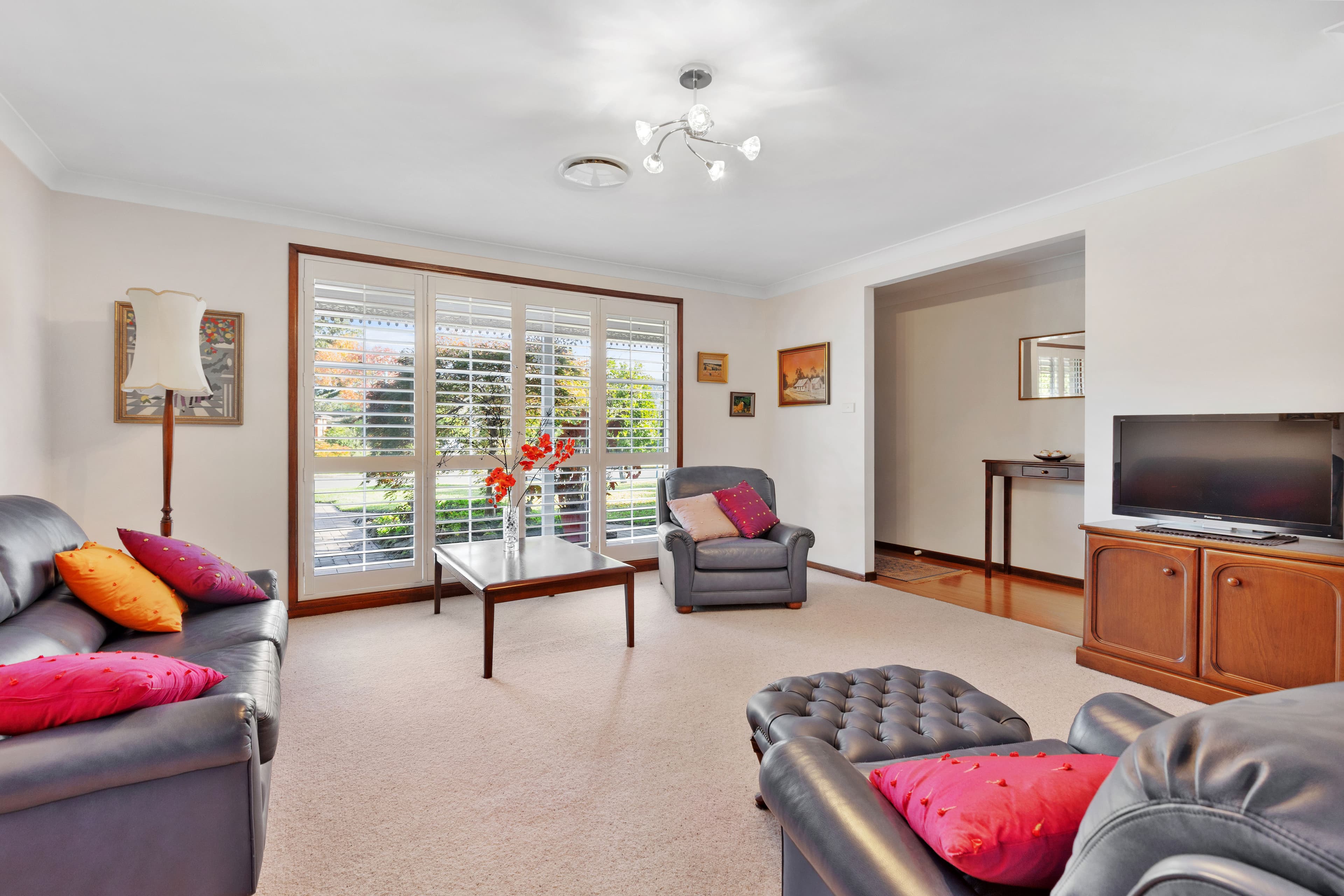 9 Government House Drive, EMU PLAINS, Emu Plains - Thumbnail 2