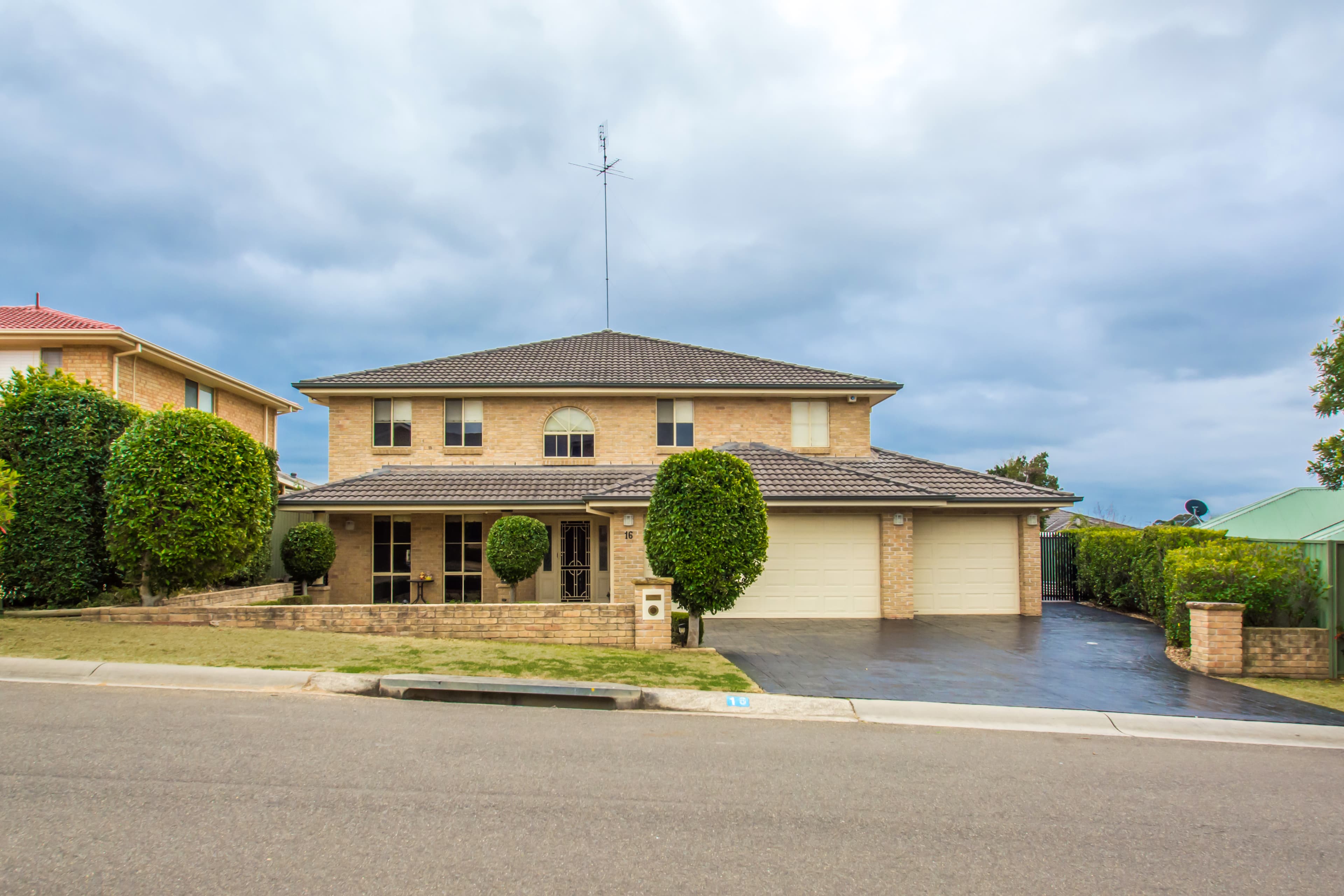 16 Karingal Court, GLENMORE PARK, Glenmore Park - Image 1