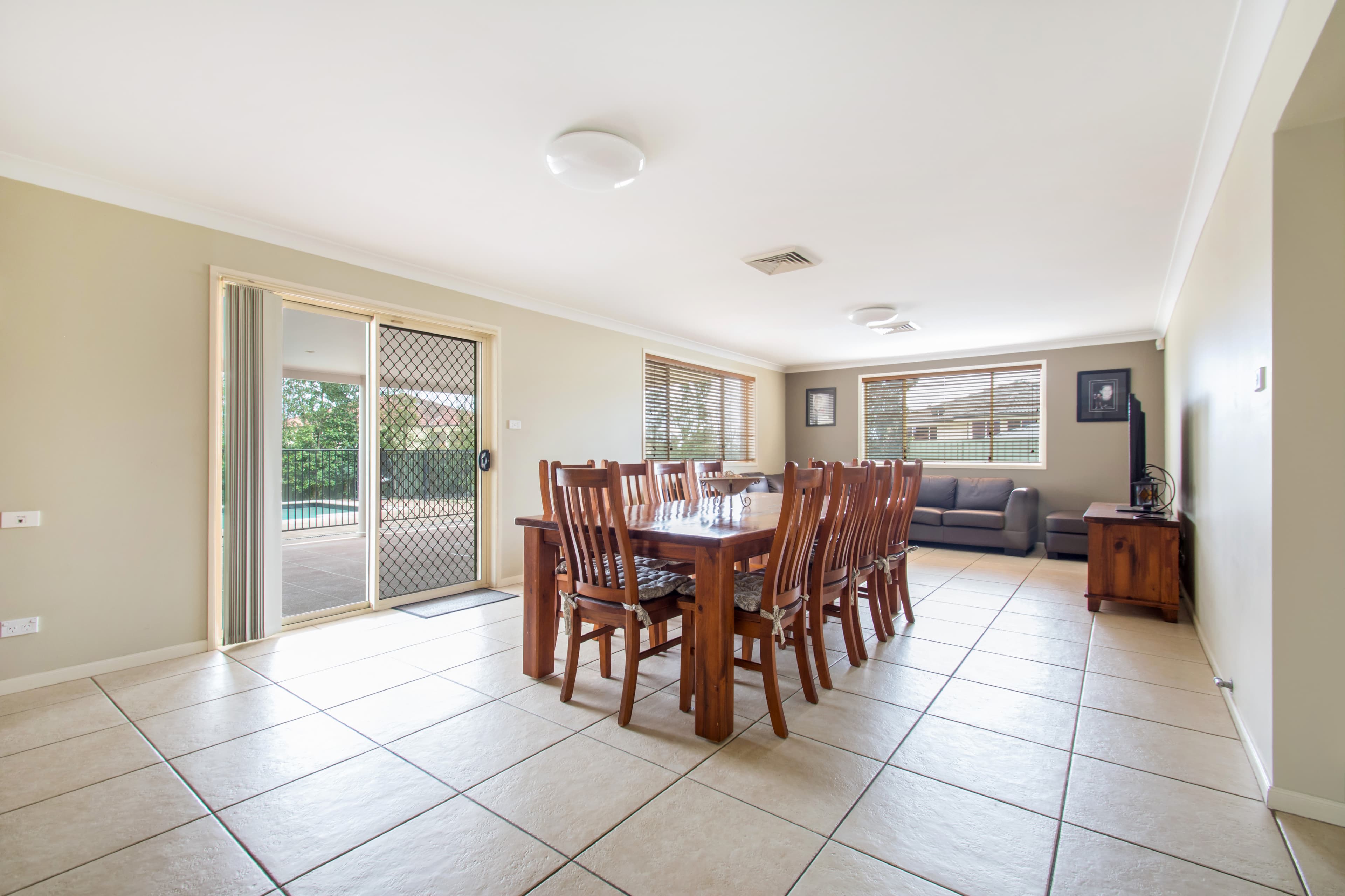 16 Karingal Court, GLENMORE PARK, Glenmore Park - Thumbnail 5