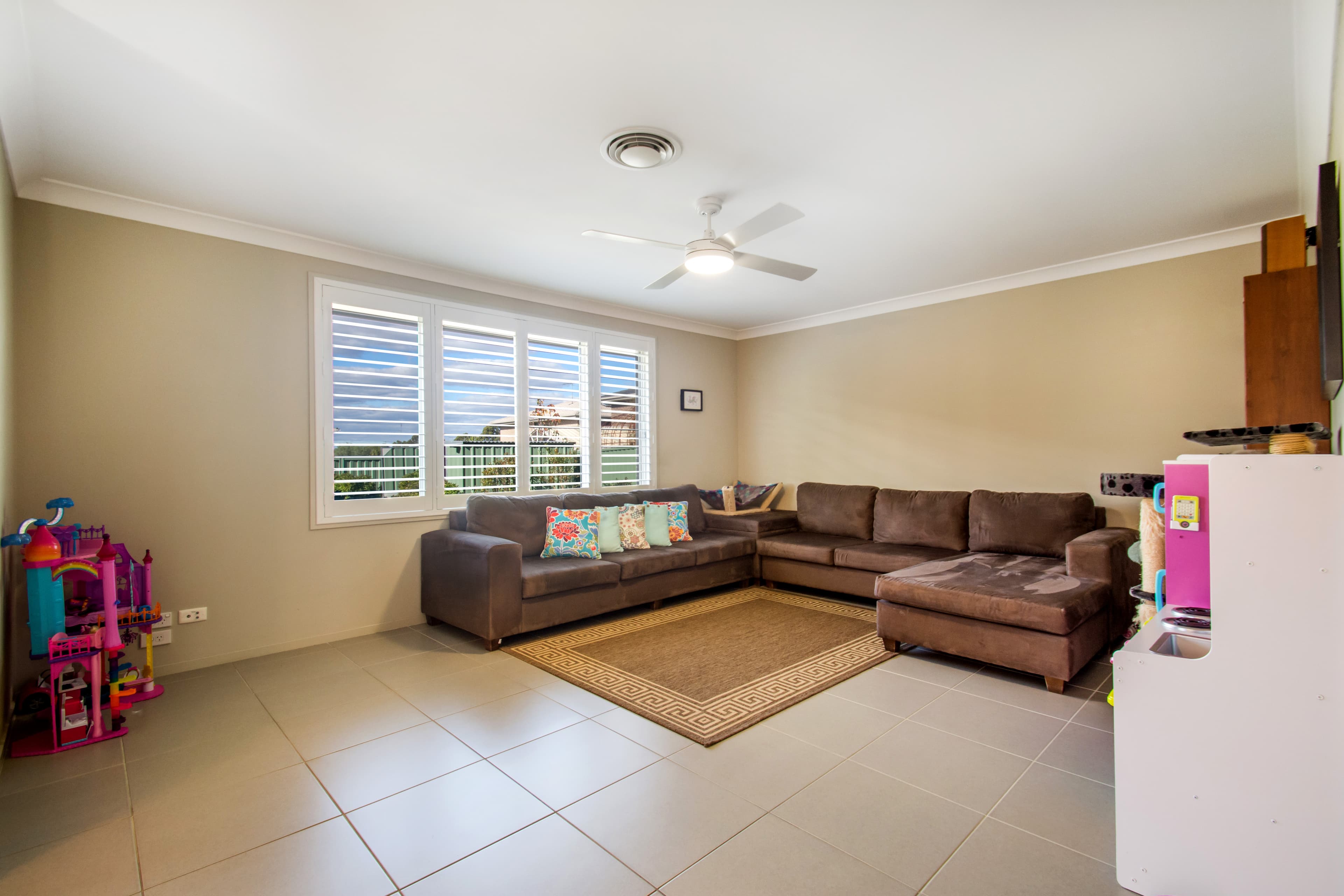 2 Jindalee Place, GLENMORE PARK, Glenmore Park - Thumbnail 3