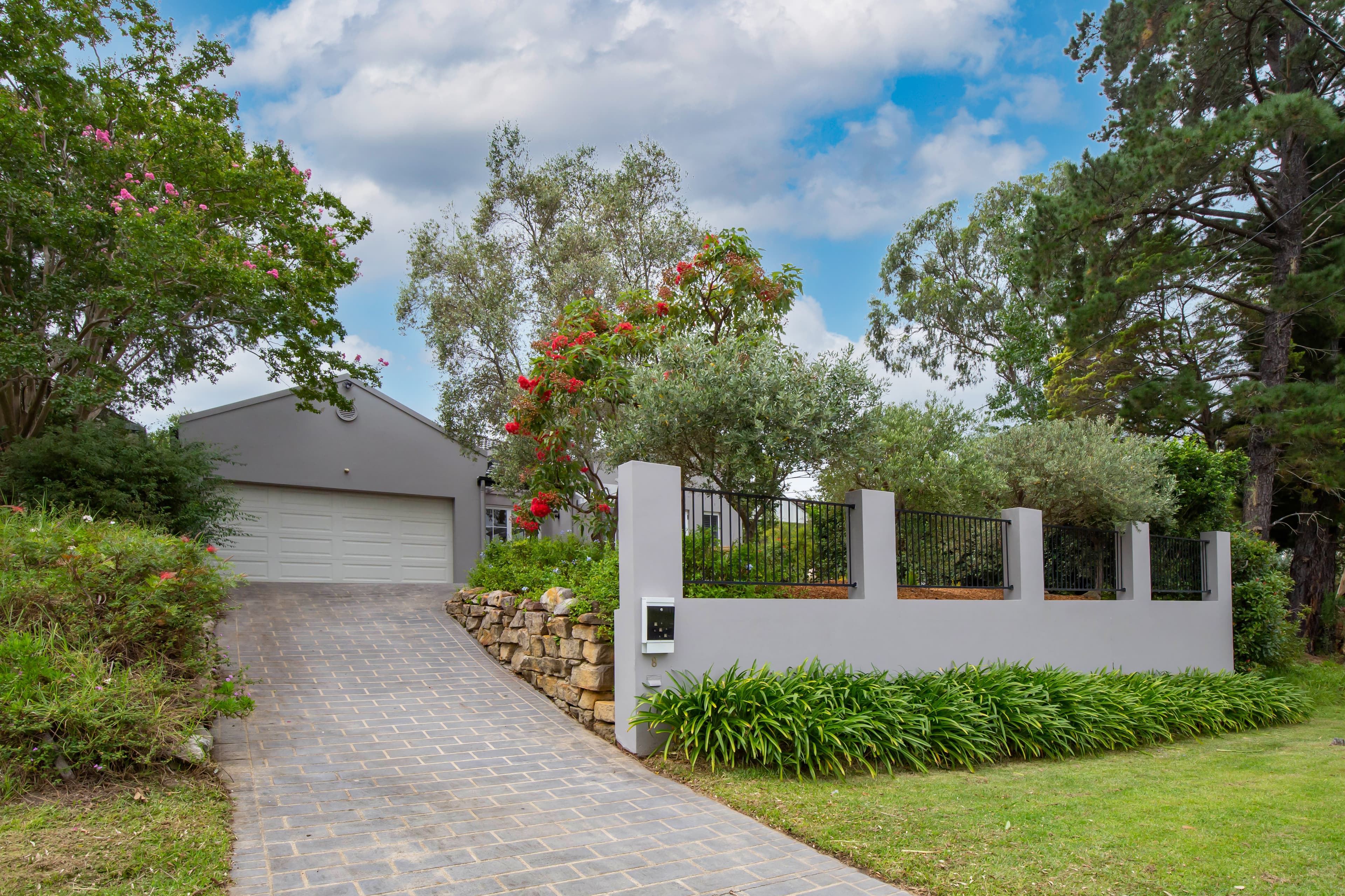 8 Matthew Parade, BLAXLAND, Blaxland - Image 1