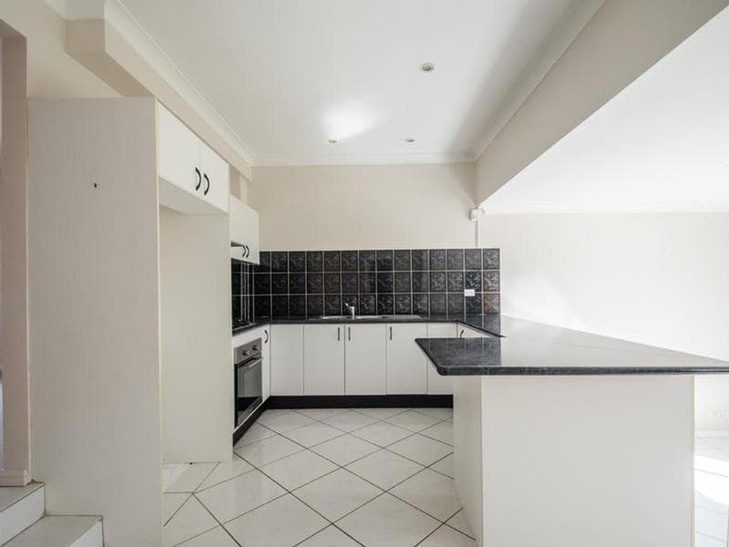 2 Giles Close, GLENMORE PARK, Glenmore Park - Thumbnail 5
