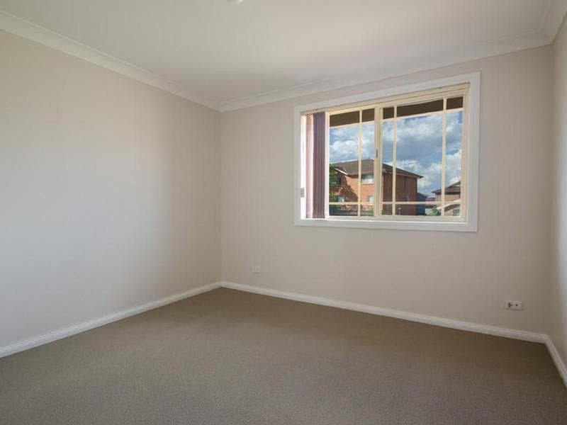 2 Giles Close, GLENMORE PARK, Glenmore Park - Thumbnail 8