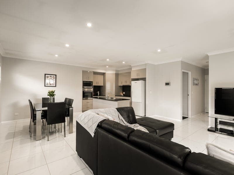 1/27 Kitchener Street, East Toowoomba - Thumbnail 2