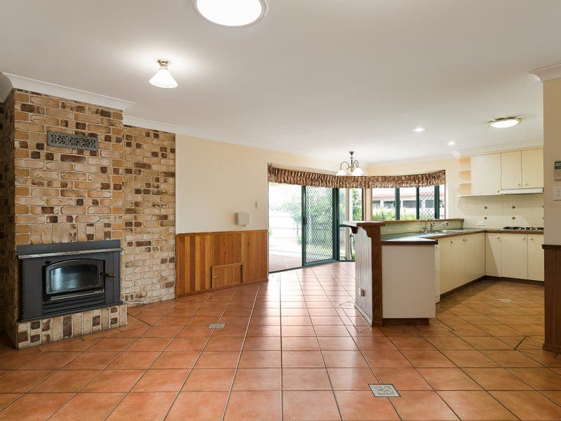 4 Malcolm Close, Middle Ridge - Thumbnail 2