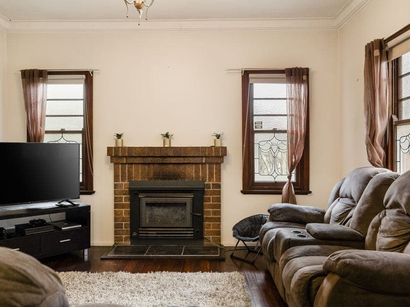 56 Wallace Street, Newtown - Thumbnail 2
