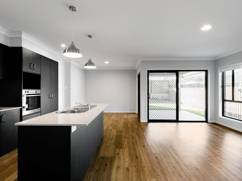 14 Crooke Street, Highfields - Thumbnail 2
