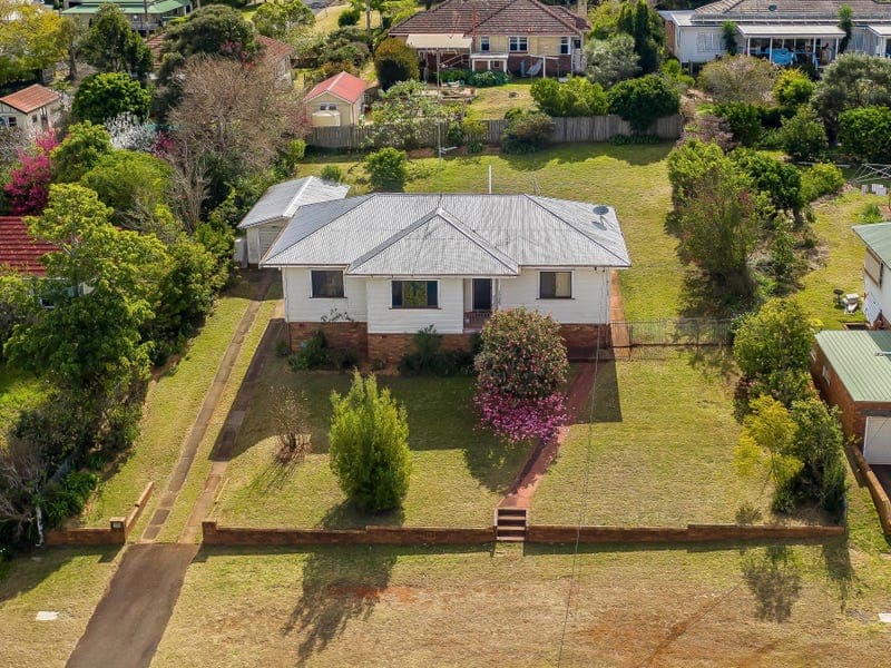 9 Sidney Street, North Toowoomba - Thumbnail 3