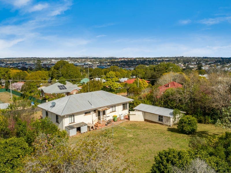 9 Sidney Street, North Toowoomba - Thumbnail 8