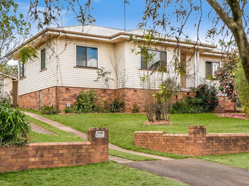 9 Sidney Street, North Toowoomba - Image 1