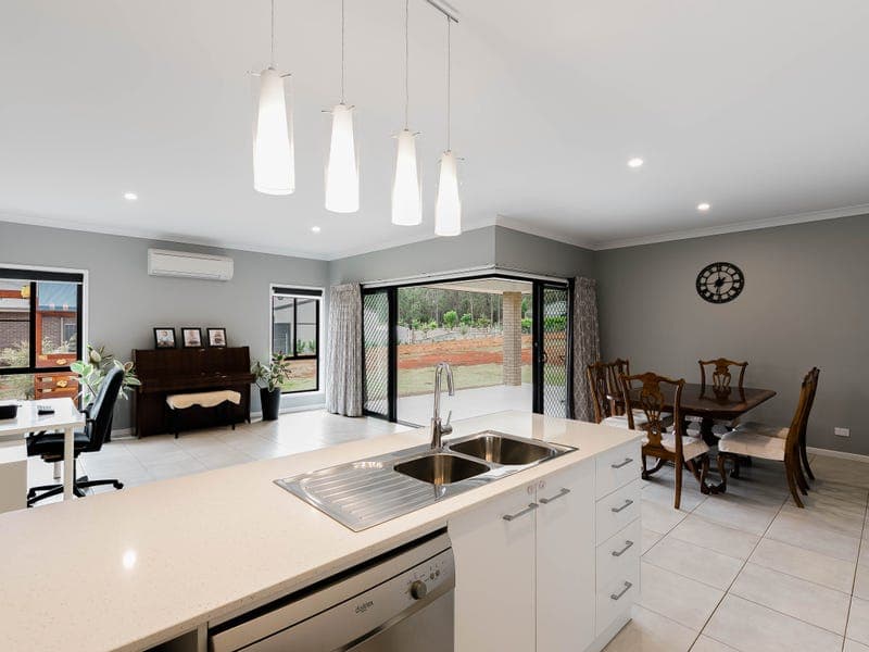 8 Northview Drive, Cabarlah - Thumbnail 2