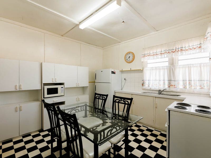 15 Glendower Street, Mount Lofty - Thumbnail 7