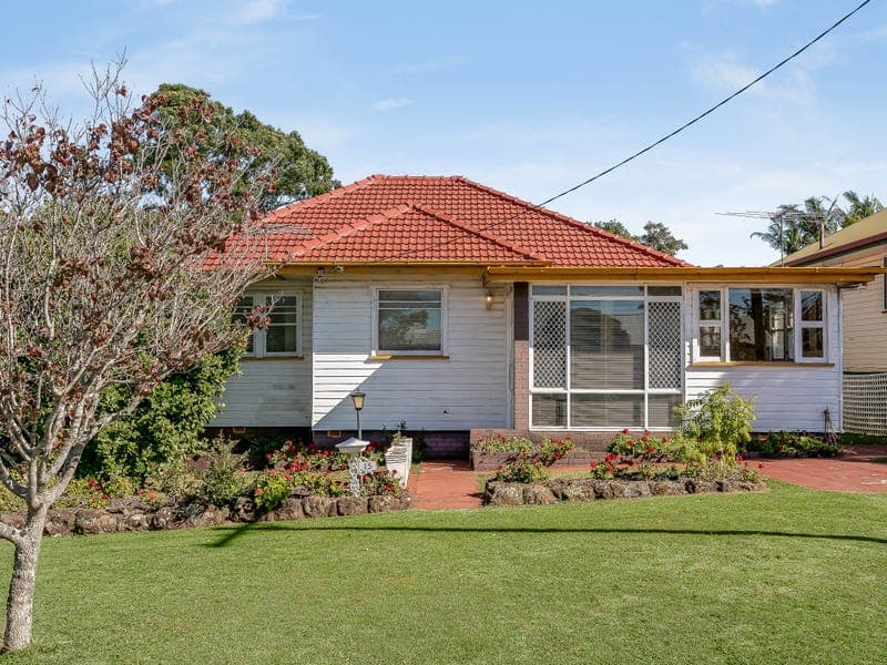 15 Glendower Street, Mount Lofty - Image 1