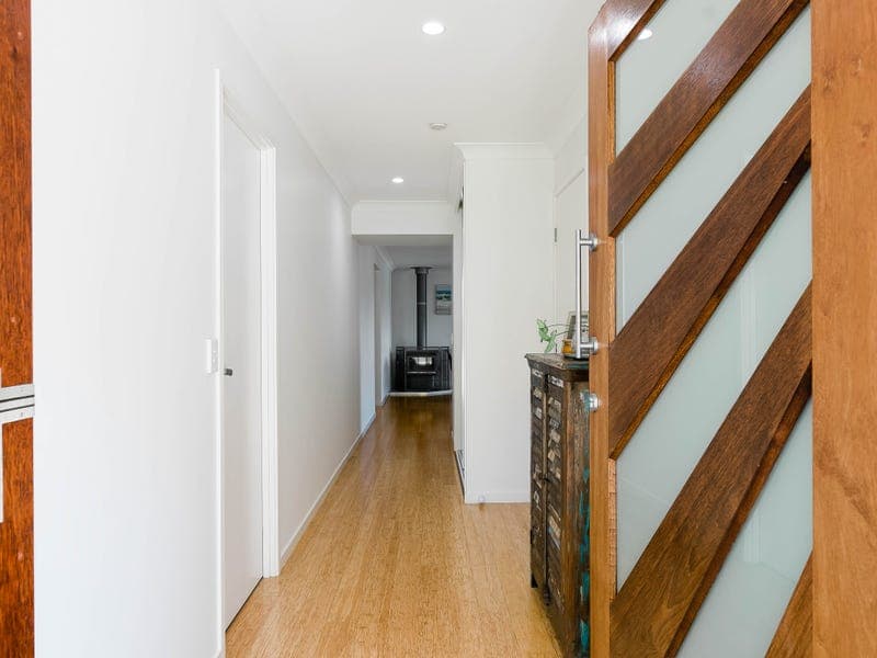 1 Geoffrey Way, Highfields - Thumbnail 2