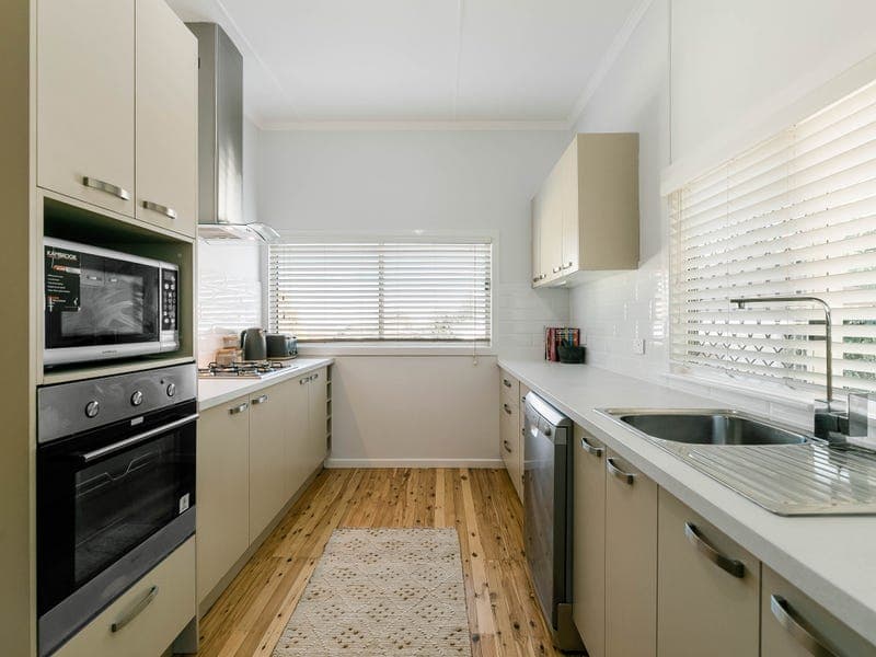 3 Sourris Street, Mount Lofty - Thumbnail 7