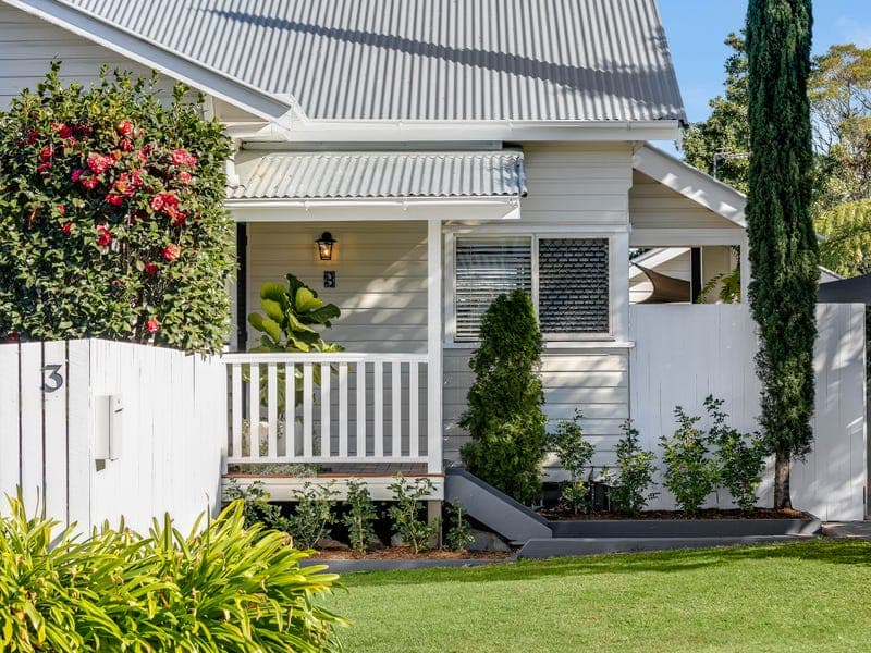 3 Sourris Street, Mount Lofty - Image 1