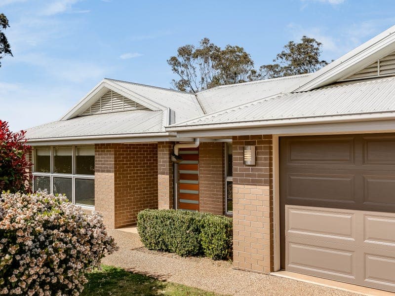 64 Skyline Drive, Blue Mountain Heights - Image 1