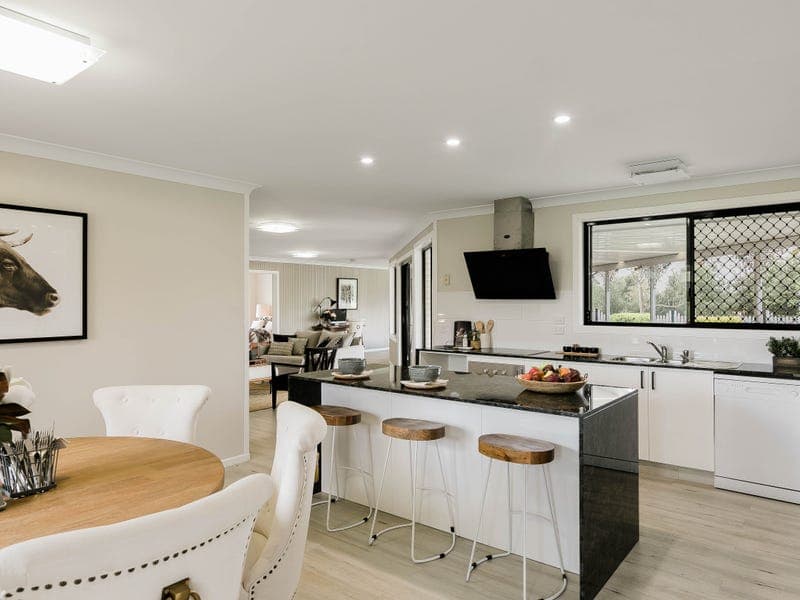 6 Katim Court, Cotswold Hills - Thumbnail 4