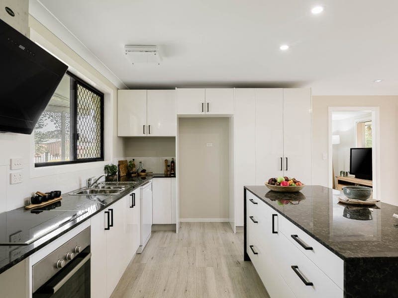 6 Katim Court, Cotswold Hills - Thumbnail 5