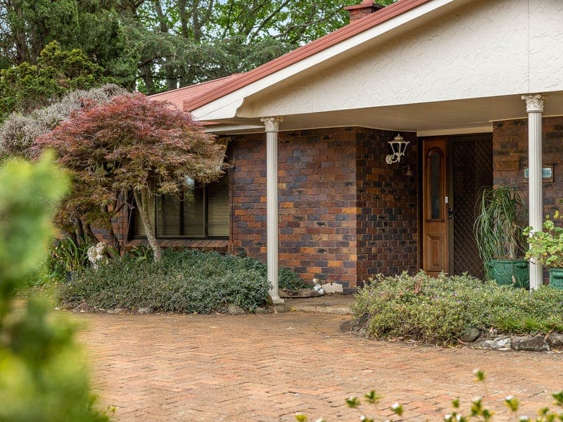 4 Blue Meadow Court, Blue Mountain Heights - Thumbnail 2