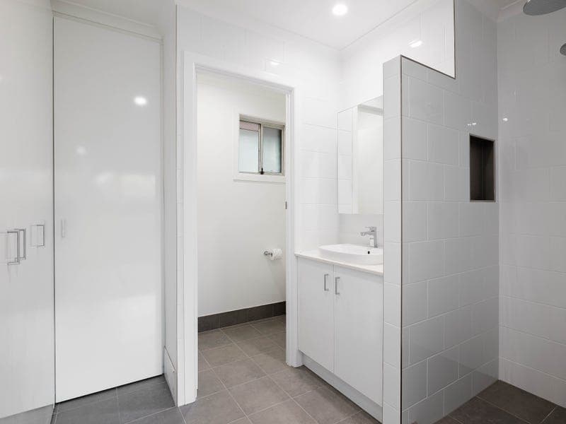1 Wessex Street, Harristown - Thumbnail 8