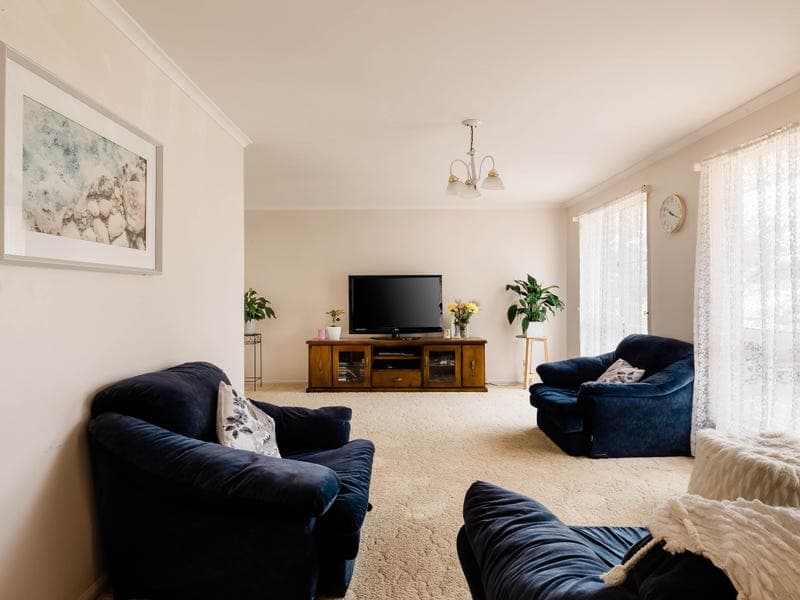 18 Batch Court, Harristown - Thumbnail 2