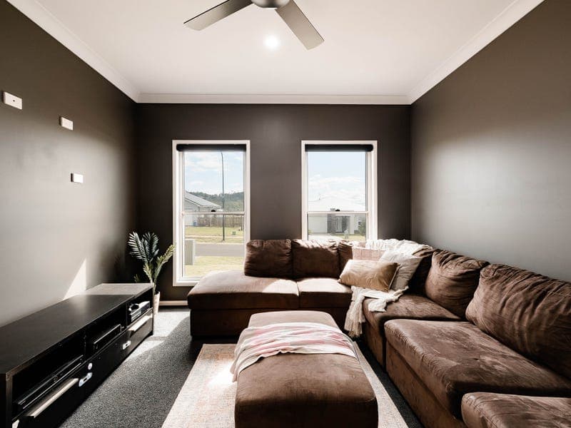 4 Pipit Court, Meringandan West - Thumbnail 4
