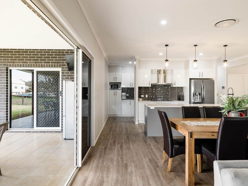 4 Pipit Court, Meringandan West - Thumbnail 8